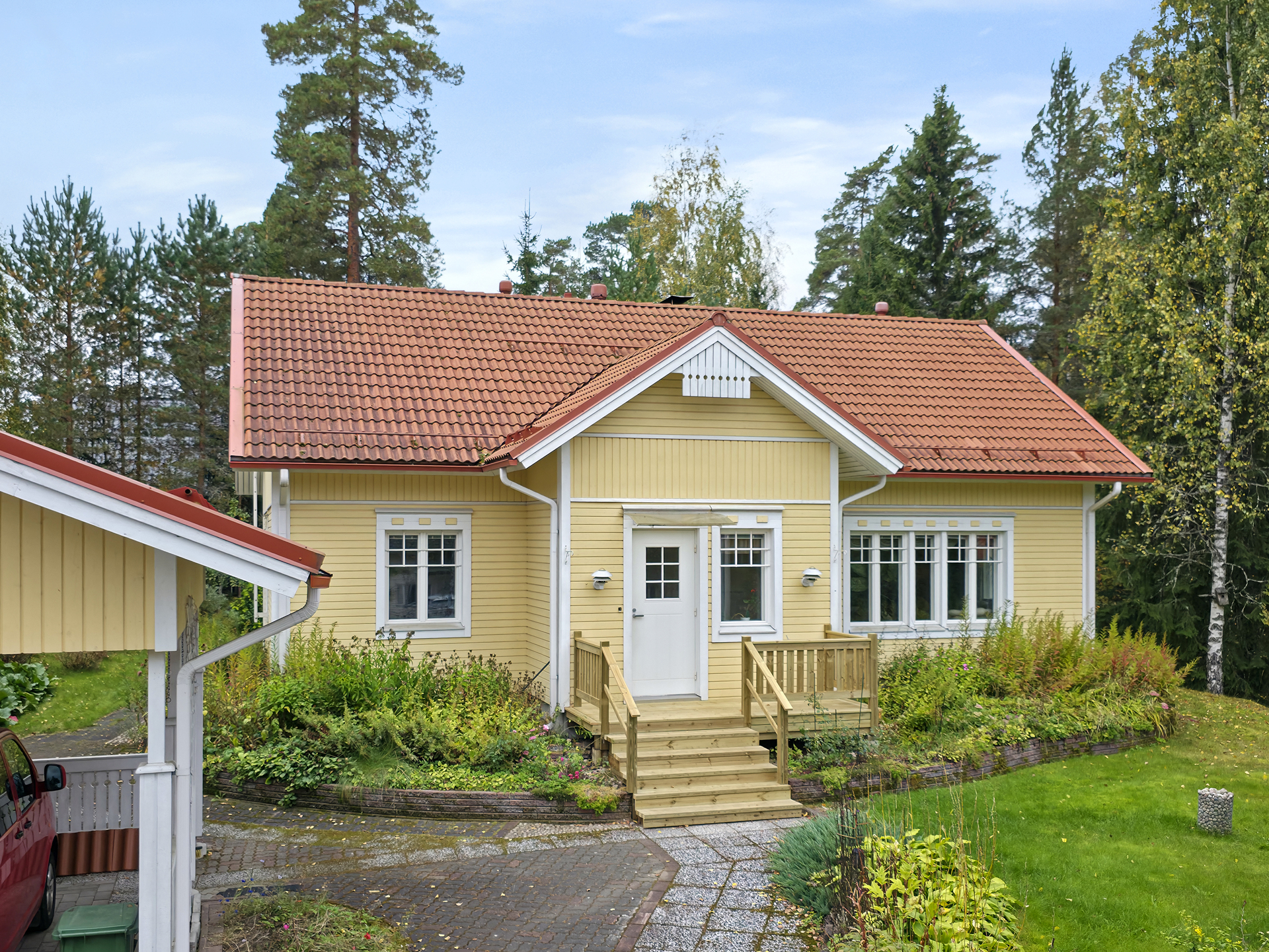 Läntinen Puistotie 3, Taavetti, Luumäki