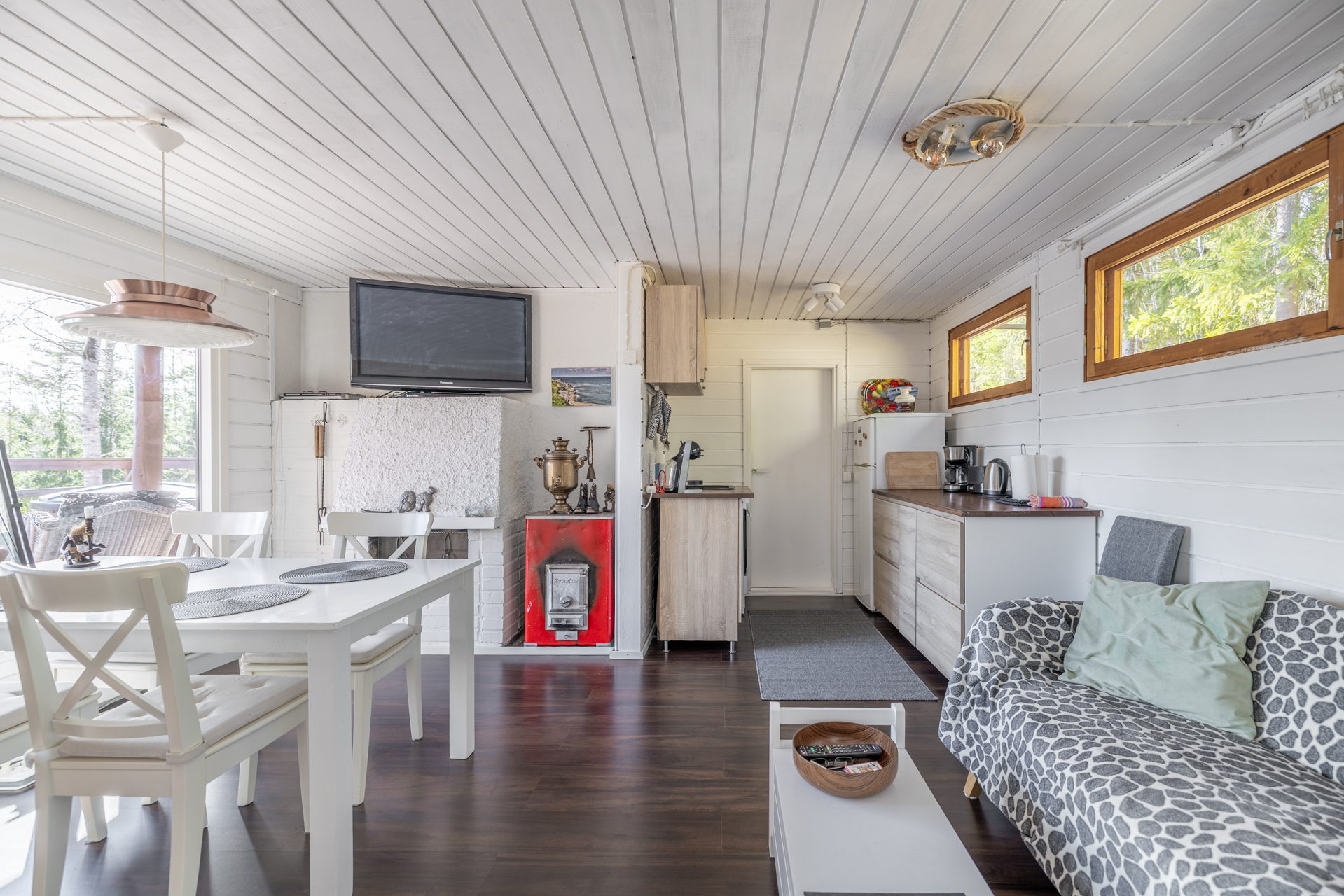 Valoisa tupakeittiö