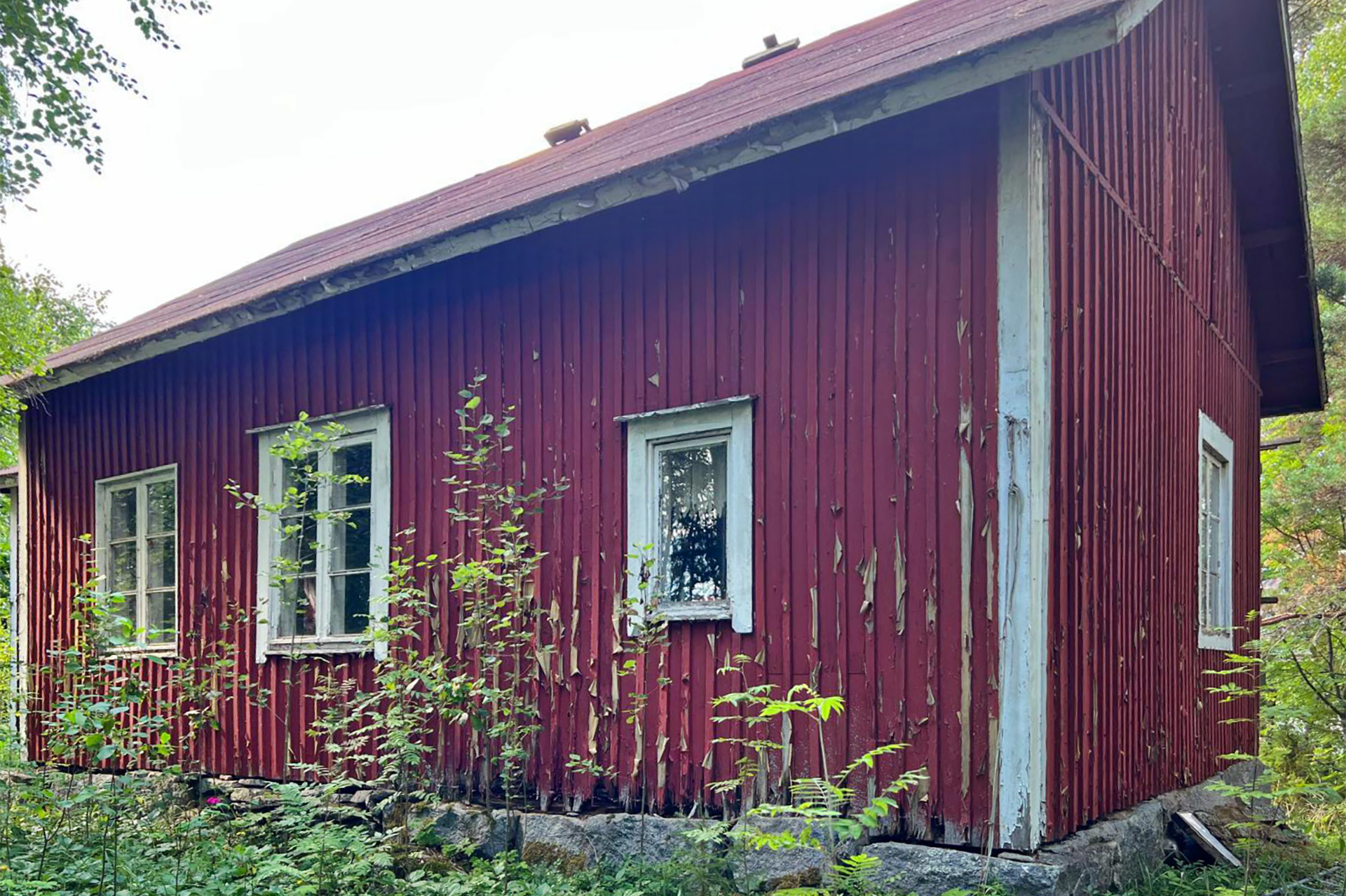 Julkisivu vanhasta päärakennuksesta.