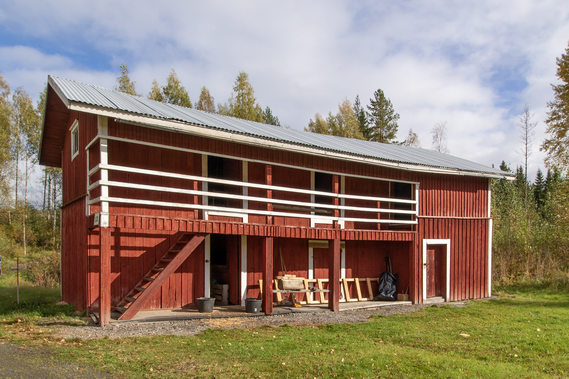 huonokuntoinen aitta