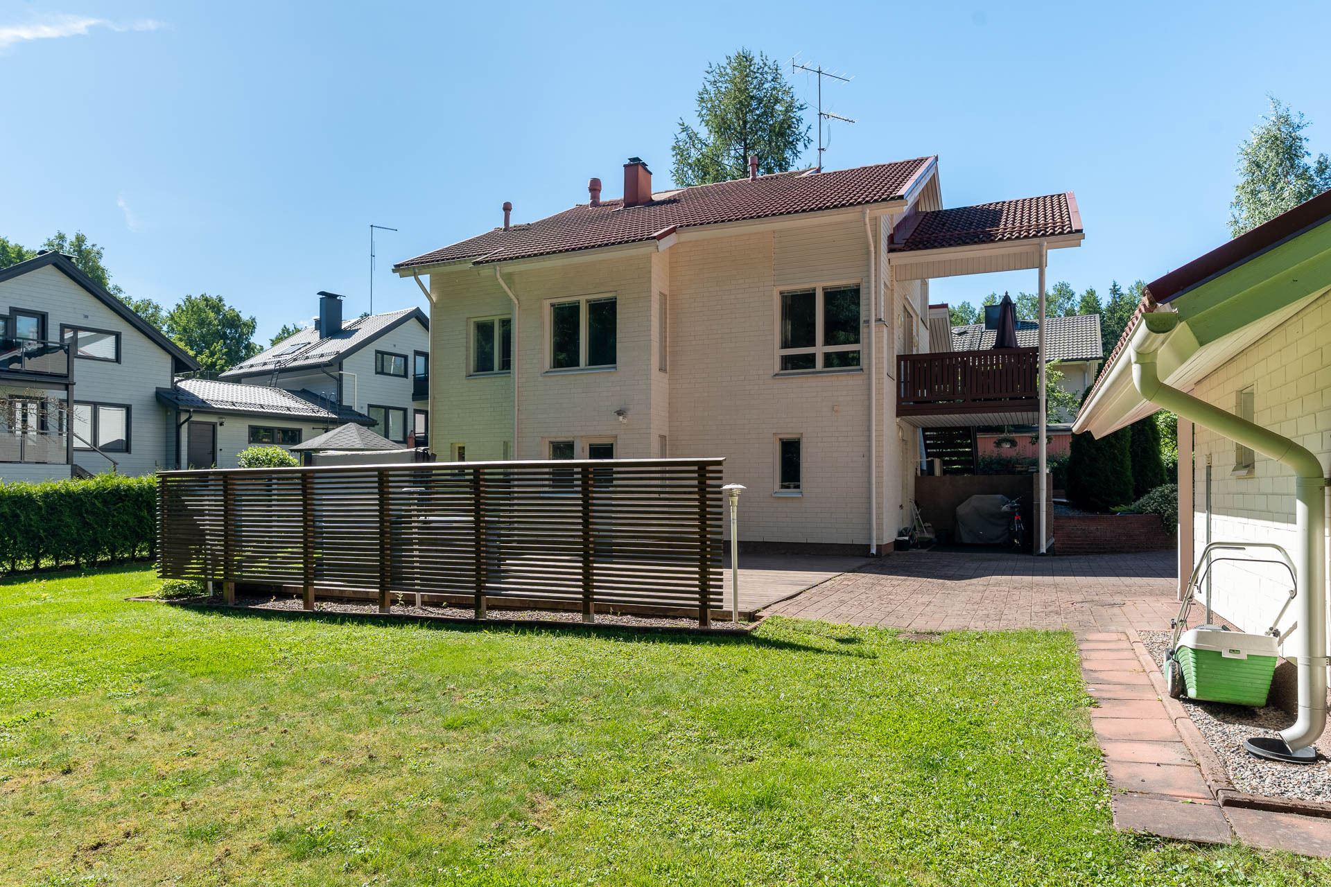 Uudisraivaajantie 24a, Töyrynummi, Helsinki