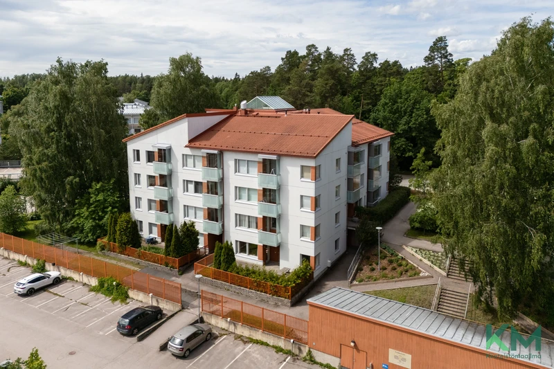 Julkisivu
