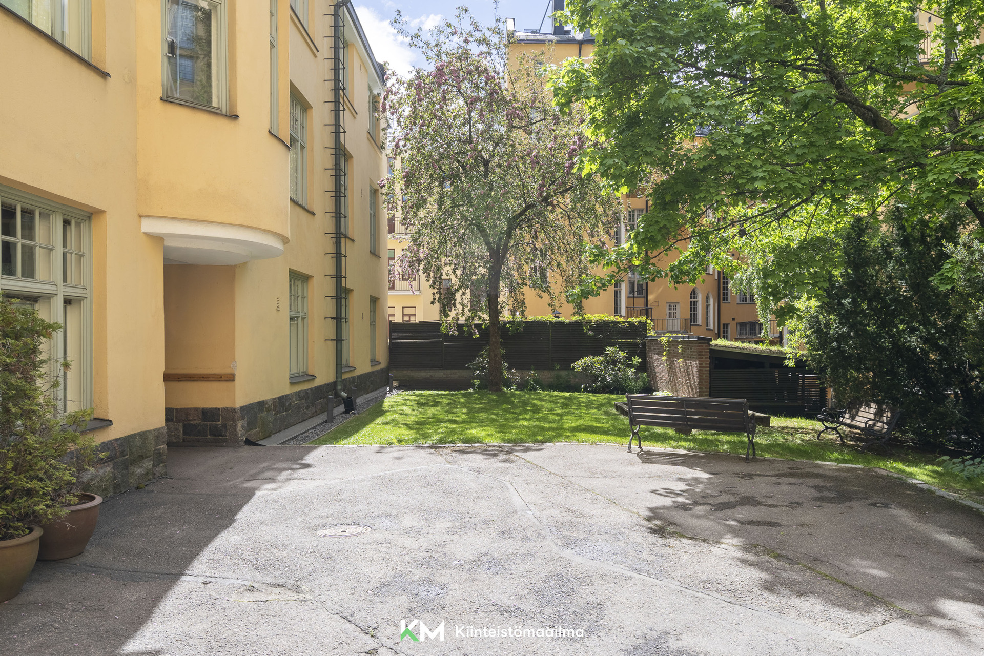 Luotsikatu 12, Katajanokka, Helsinki