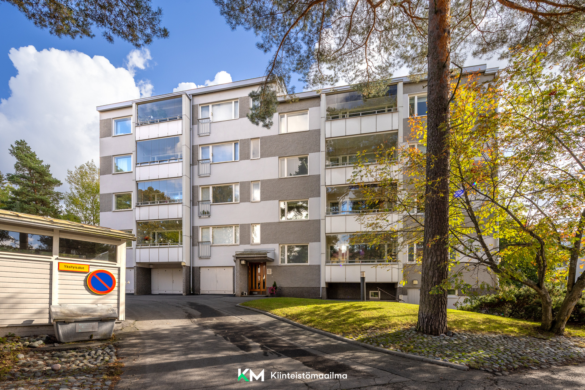 Haagan Urheilutie 13, Etelä-Haaga, Helsinki