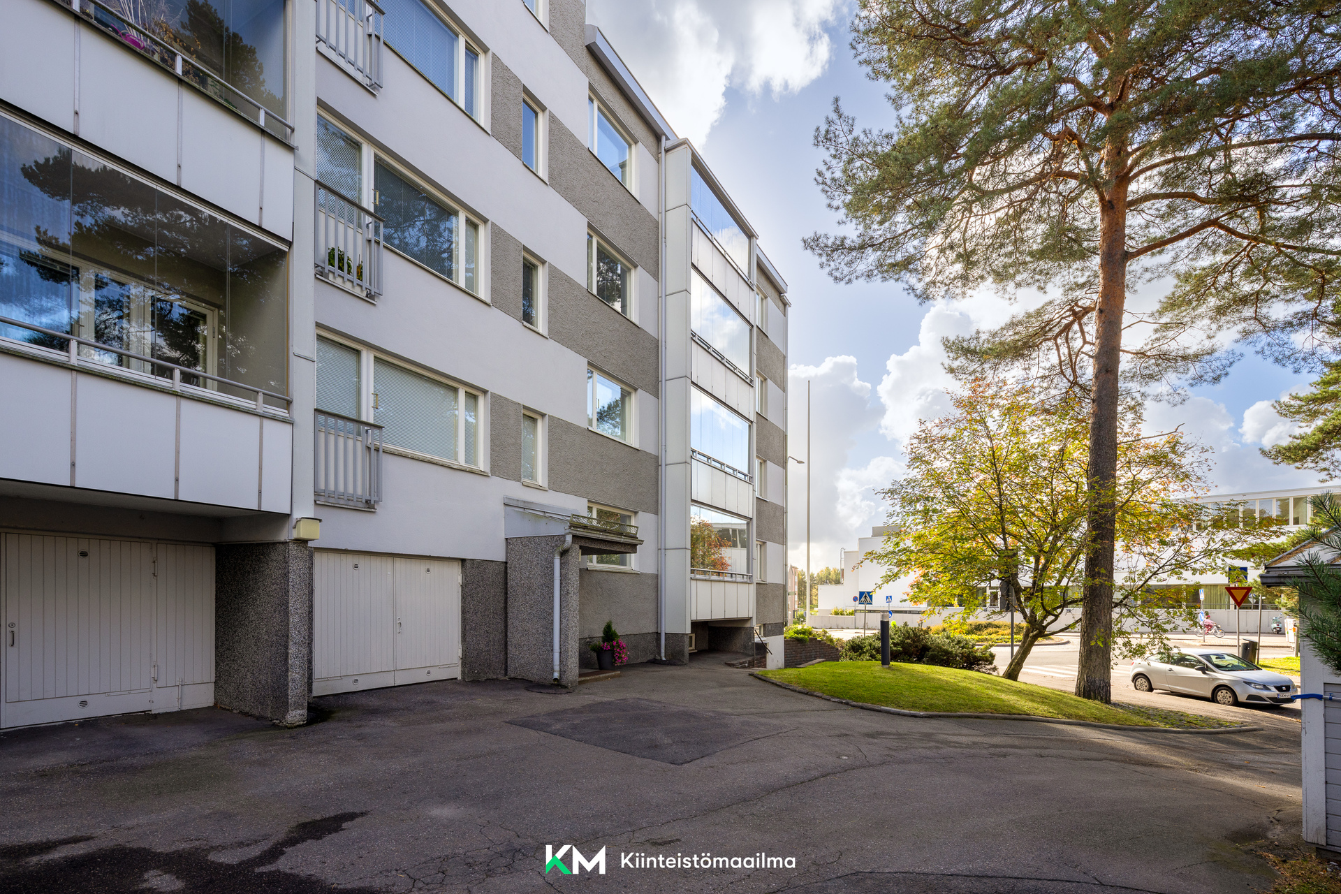 Haagan Urheilutie 13, Etelä-Haaga, Helsinki