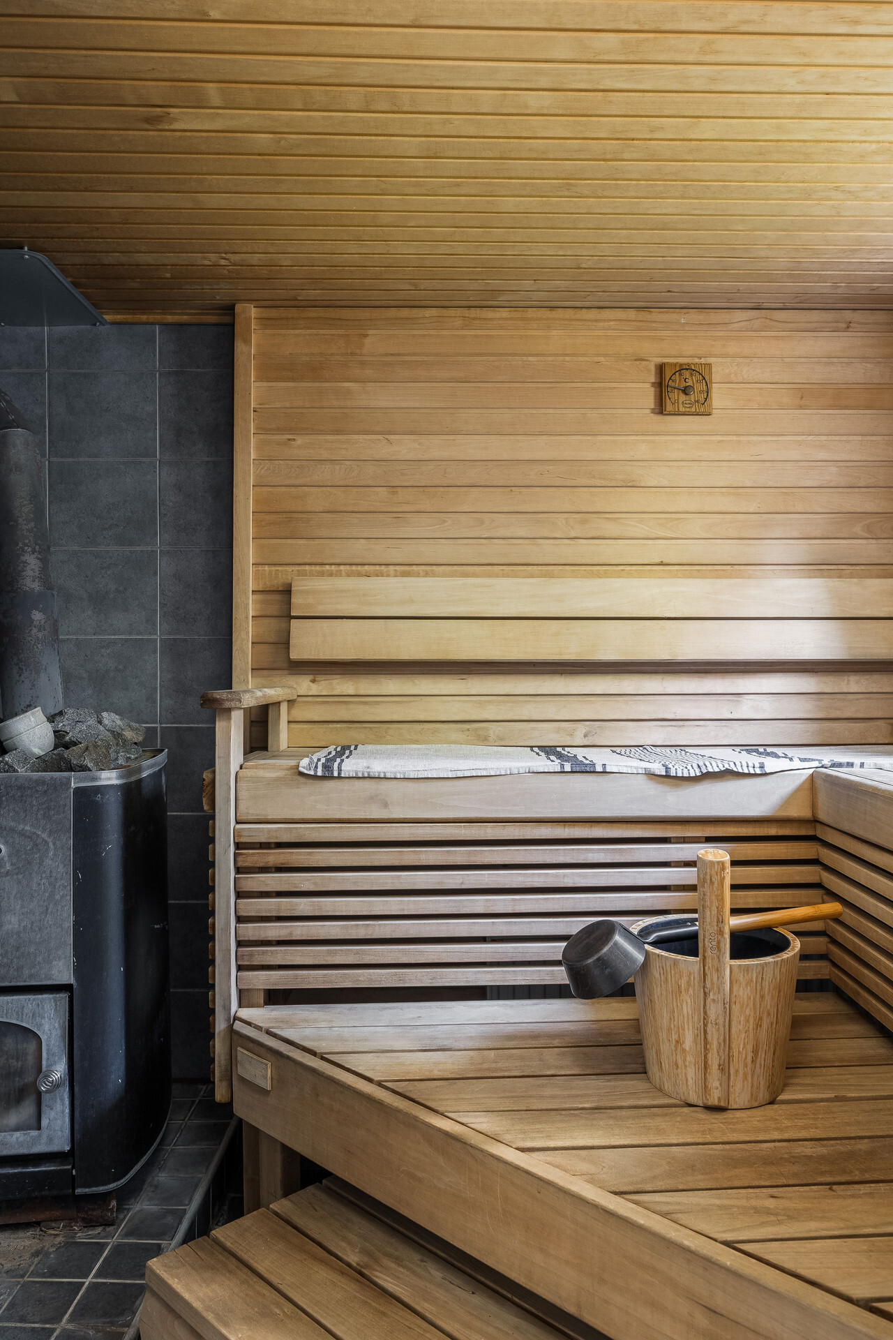 Kellarikerroksen sauna
