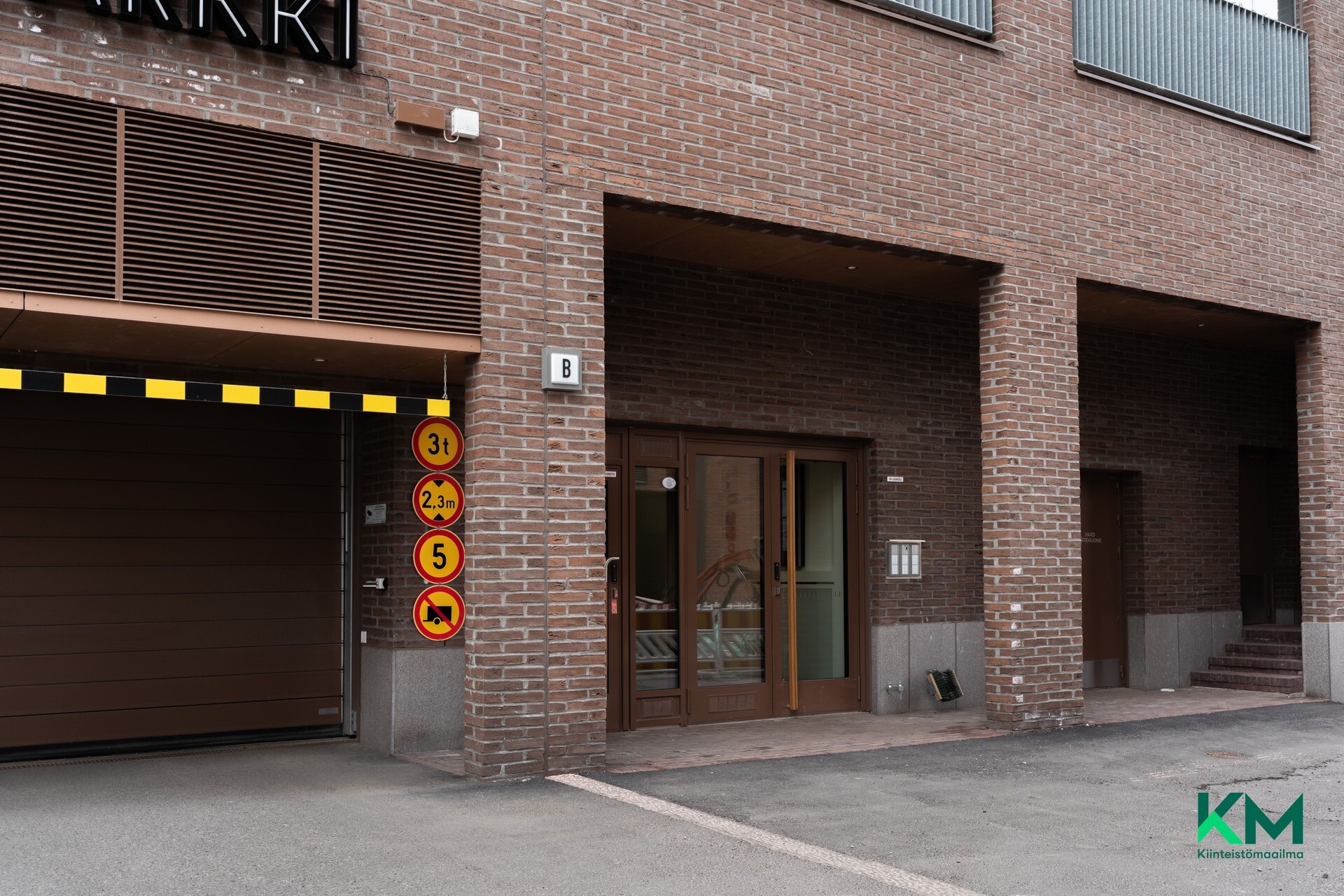 Sisäänkäynti
