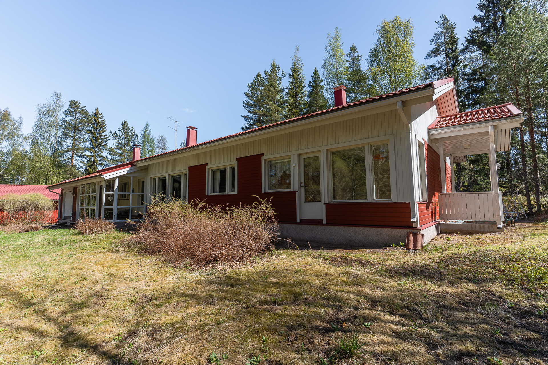 Karpalotie 6, Askola