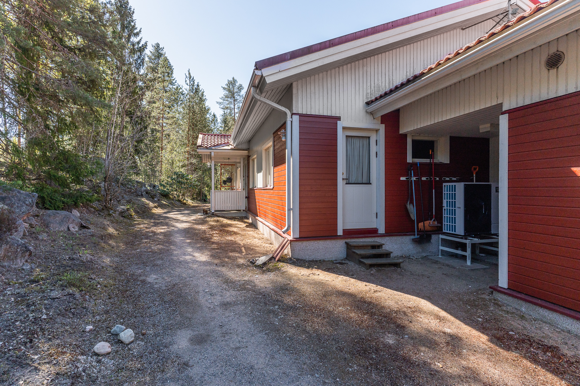 Karpalotie 6, Askola