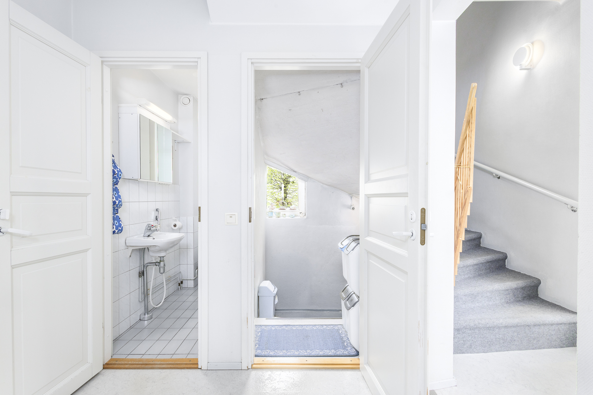 wc ja portaikko kellariin