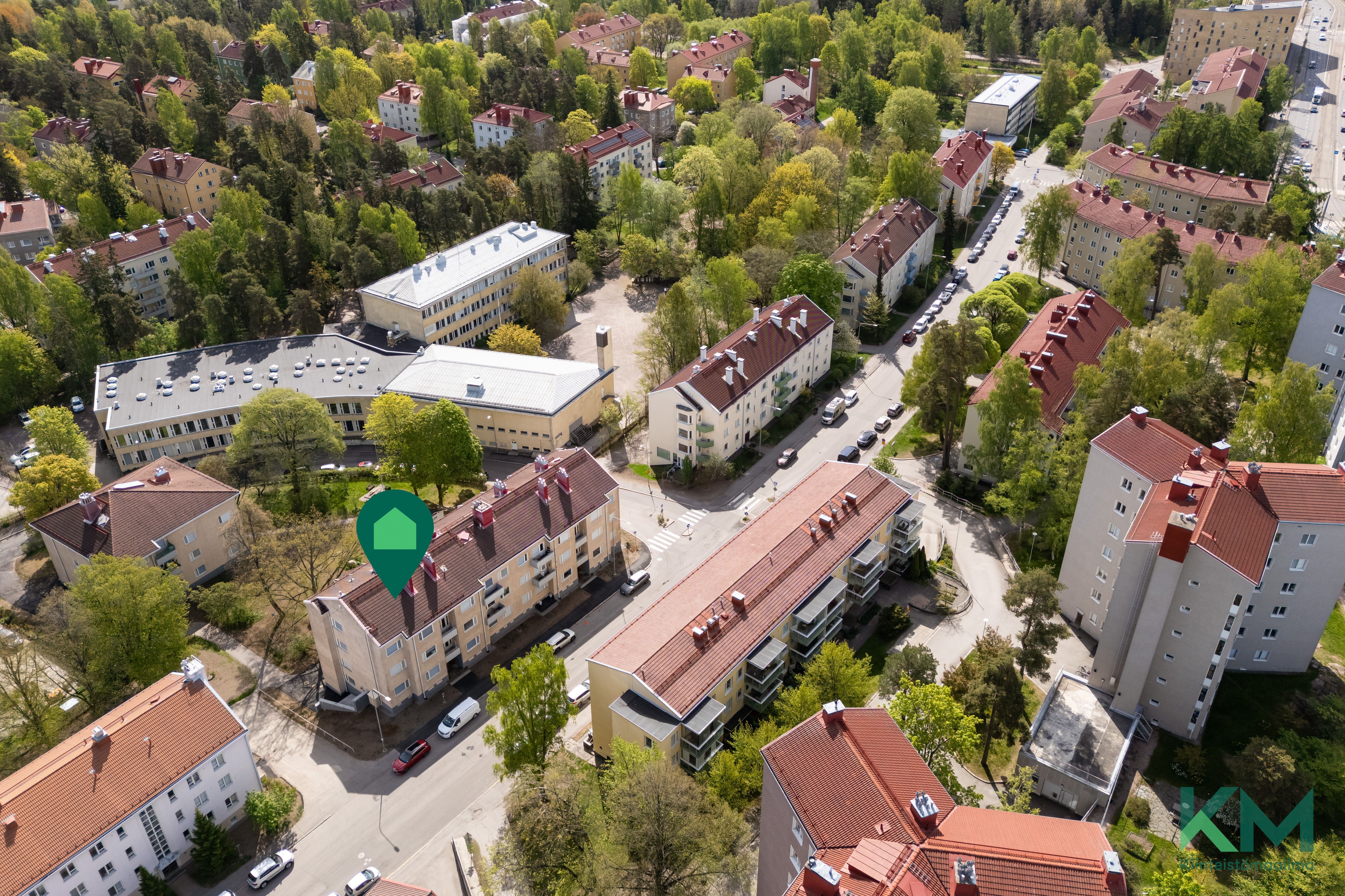 Loistava sijainti lähellä palveluita sekä vehreitä ulkoilumaastoja