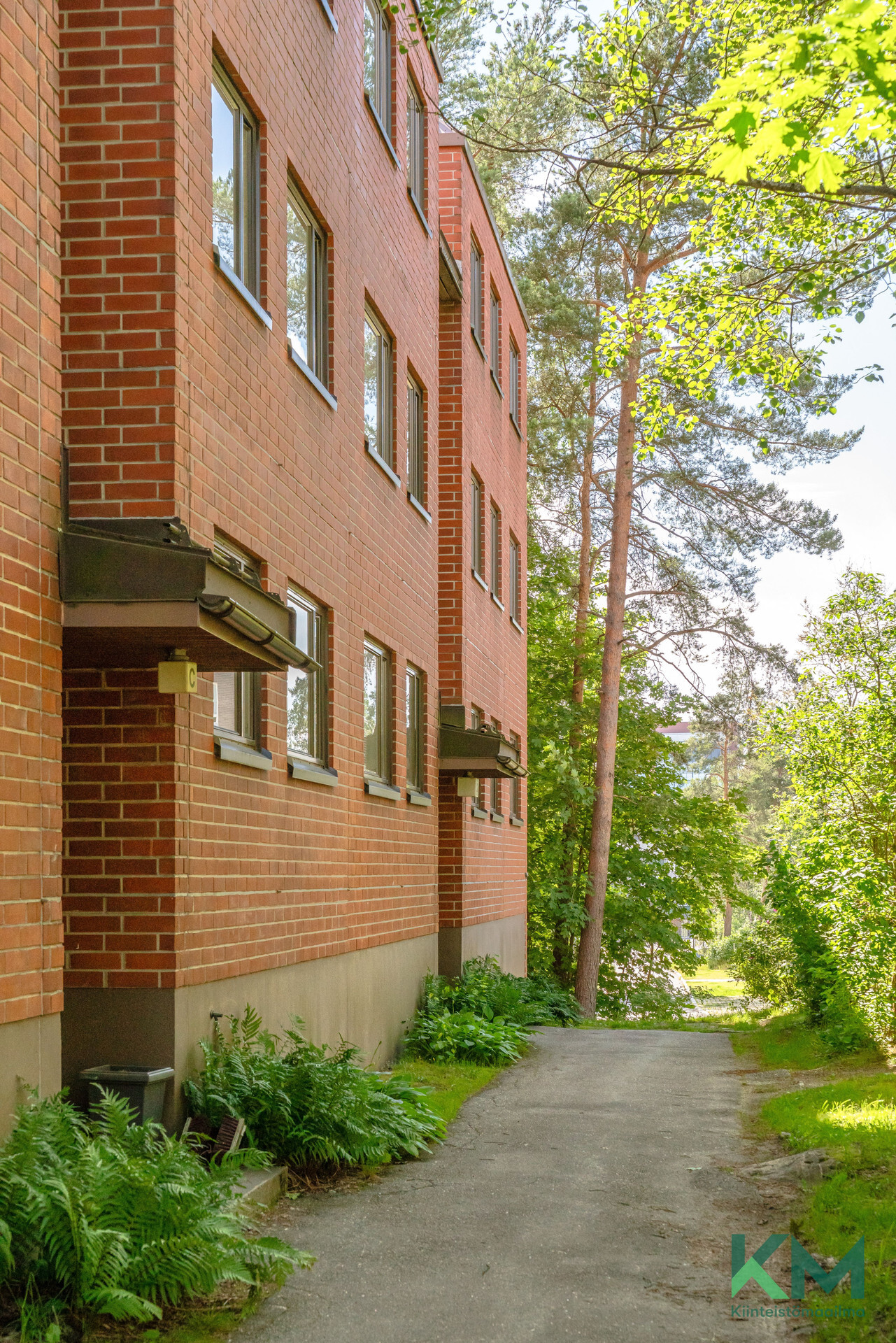 Julkisivu