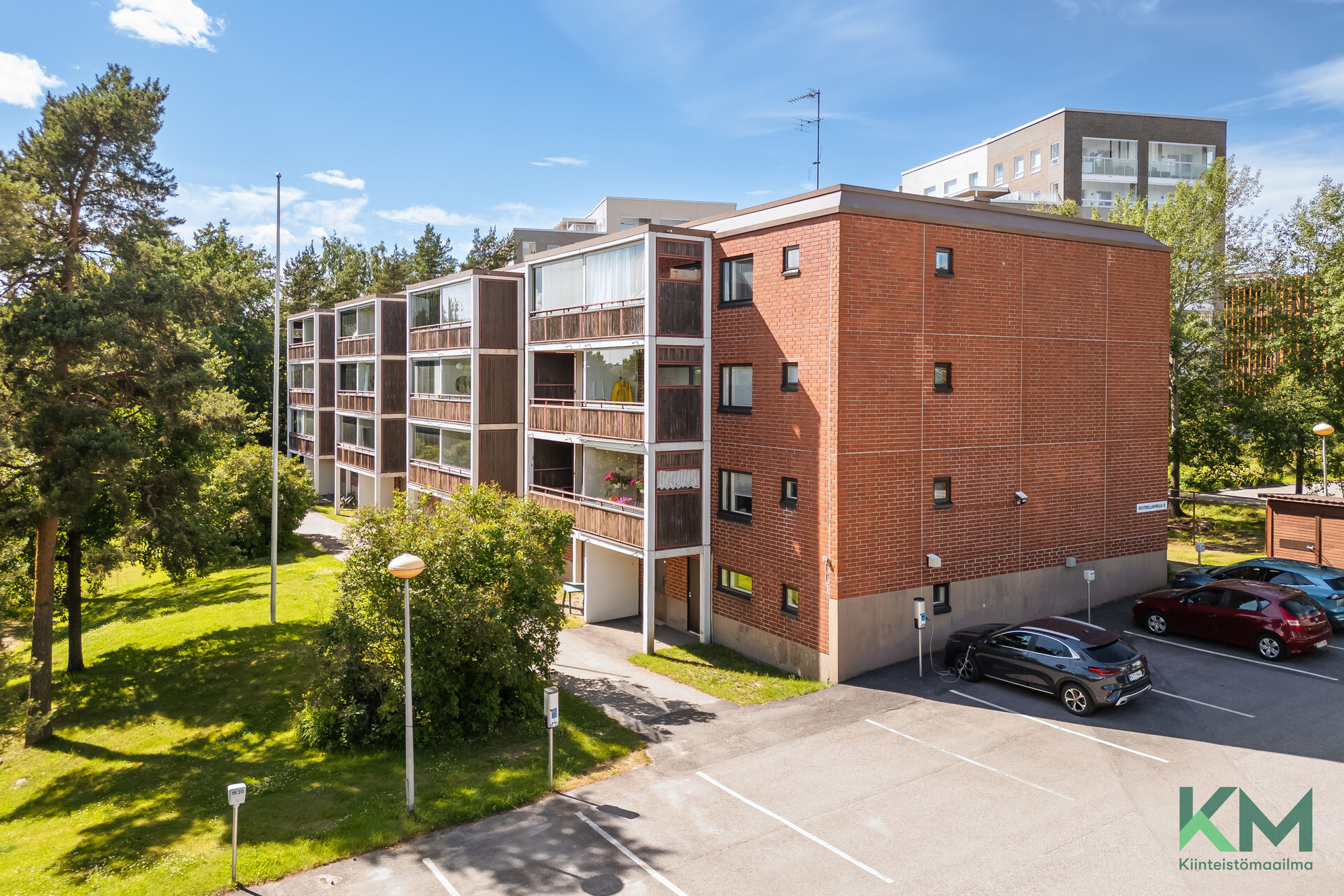 Julkisivu