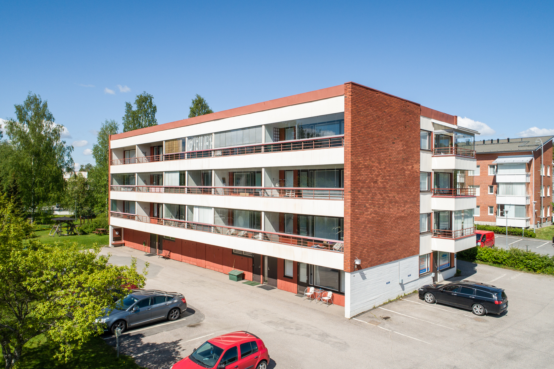 Julkisivu