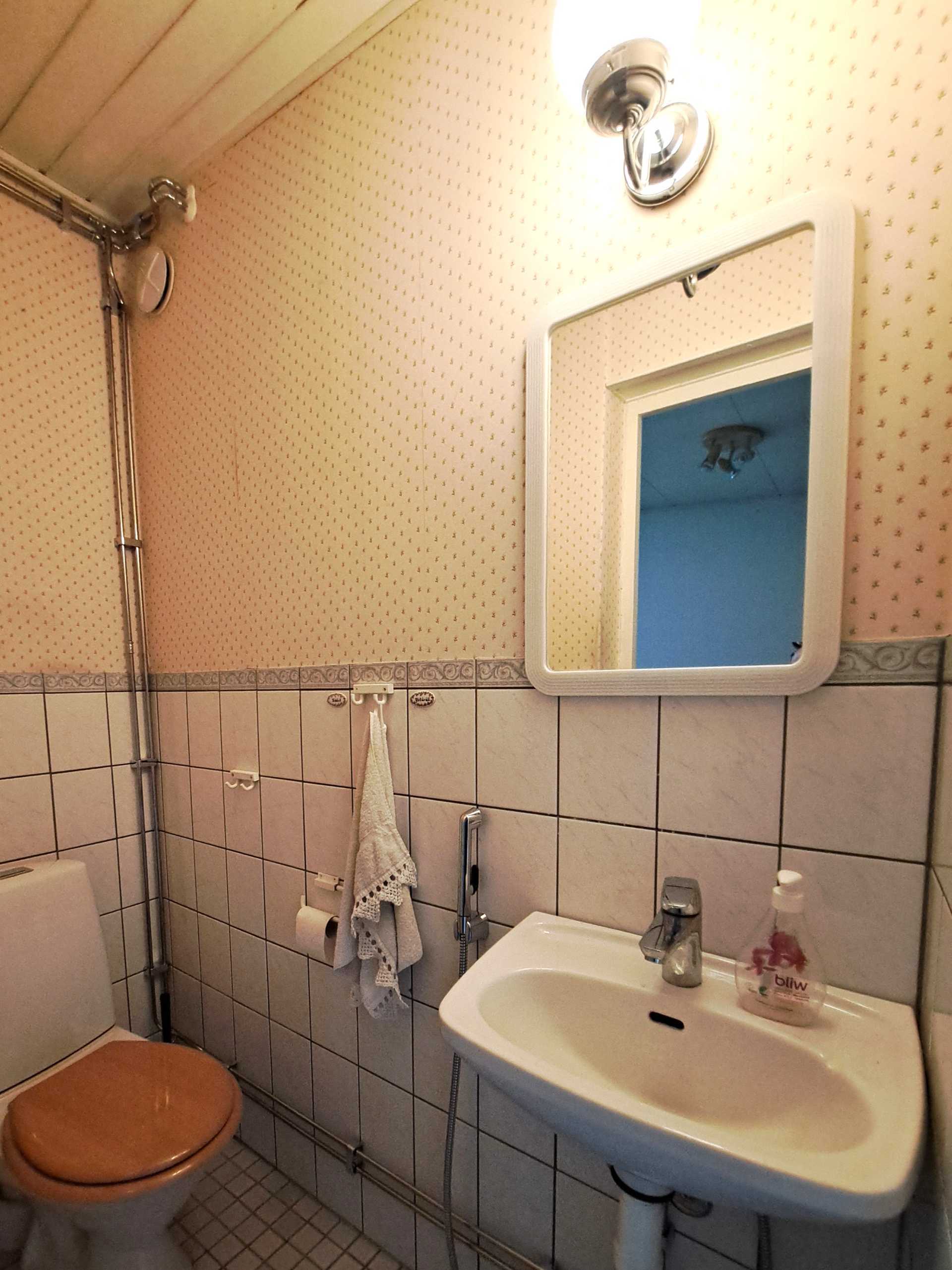 yläkerta wc 