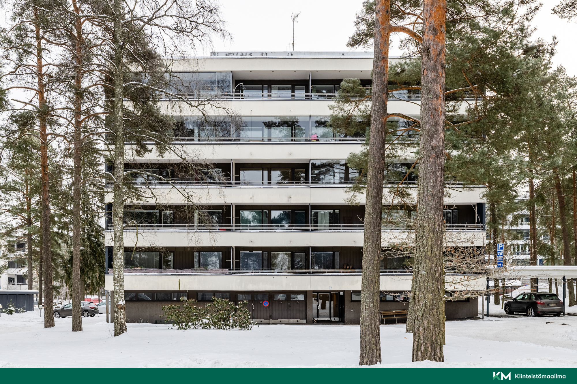 Julkisivu Merikorttitieltä