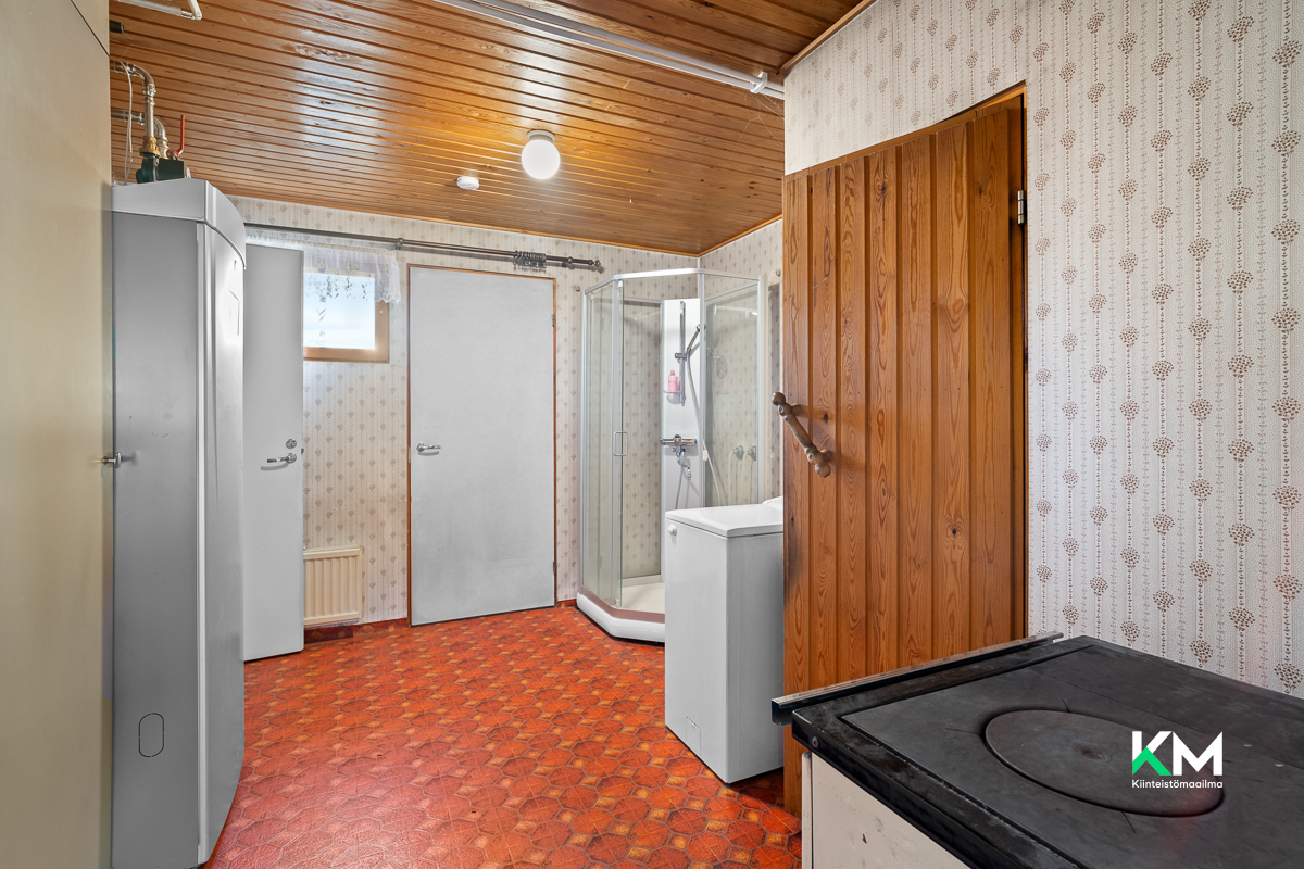 Lentokentäntie 440, Kruunupyy
