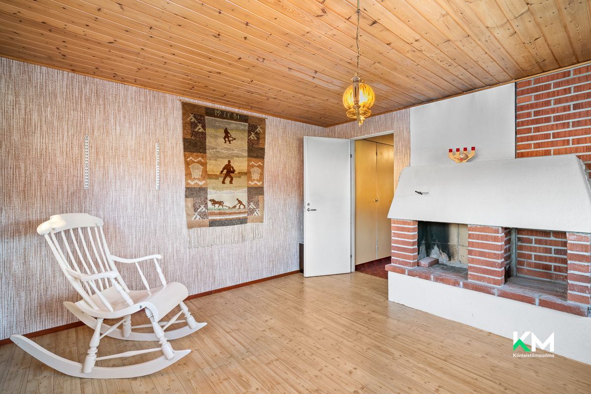 Lentokentäntie 440, Kruunupyy