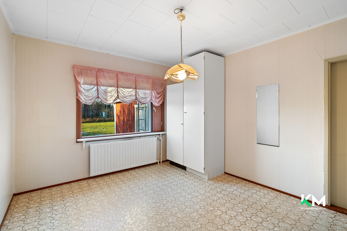 Lentokentäntie 440, Kruunupyy