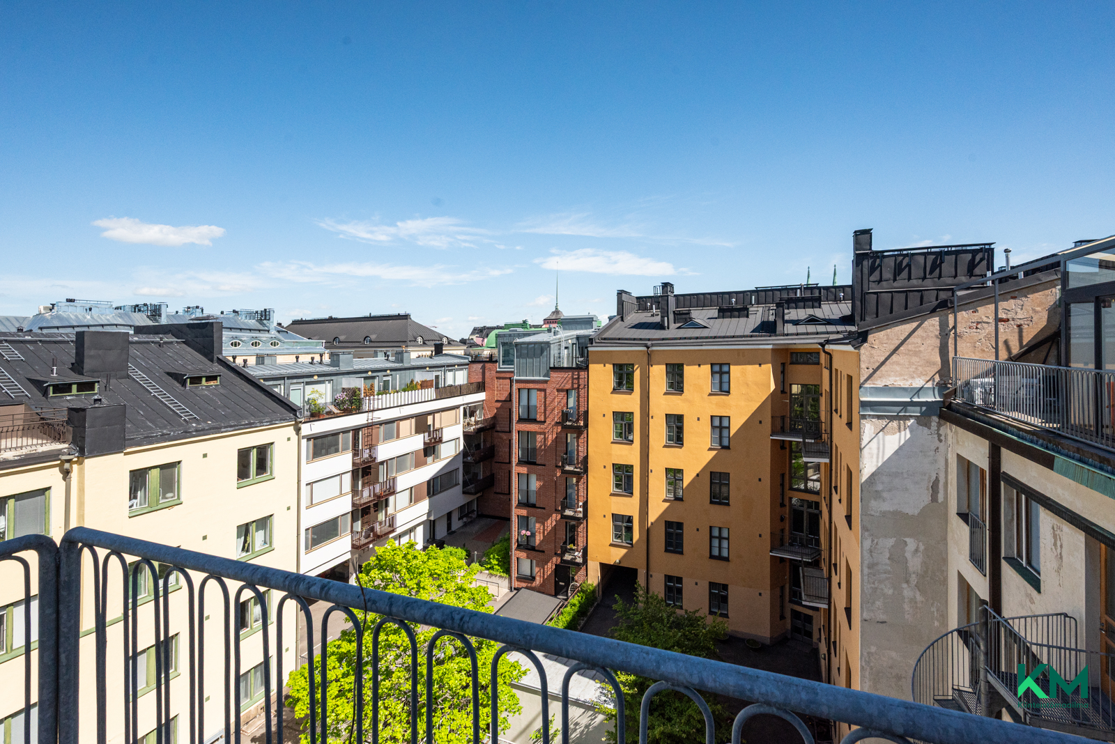 Näkymää taloyhtiön kattoterassilta