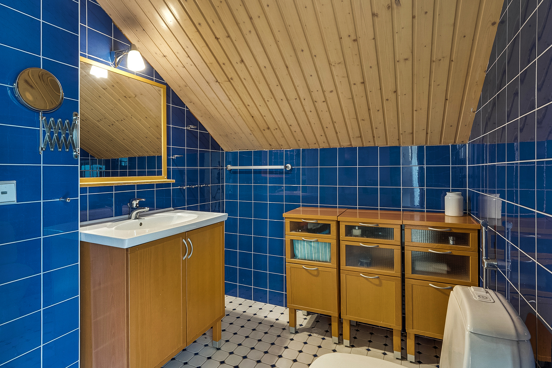 Yläkerran wc