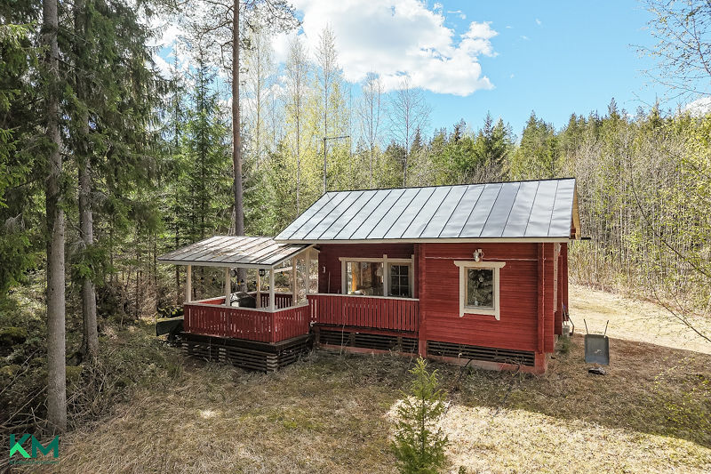 Pääskynpolku 11, Hartola