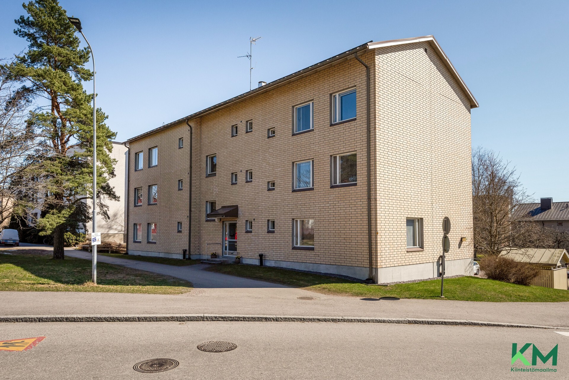 Talo Teinikadun puolelta