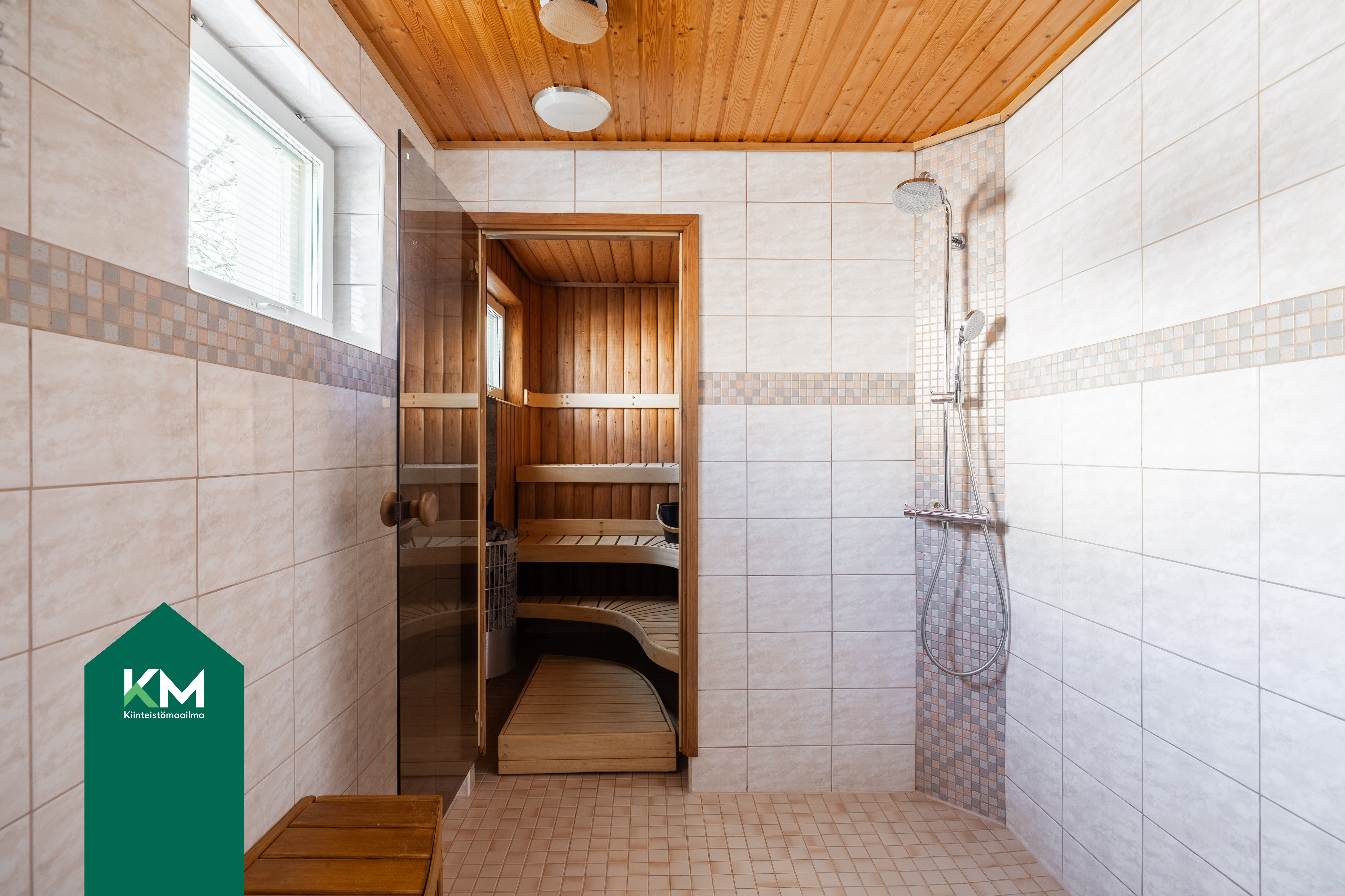 Pitkäkalliontie 35, Kotka