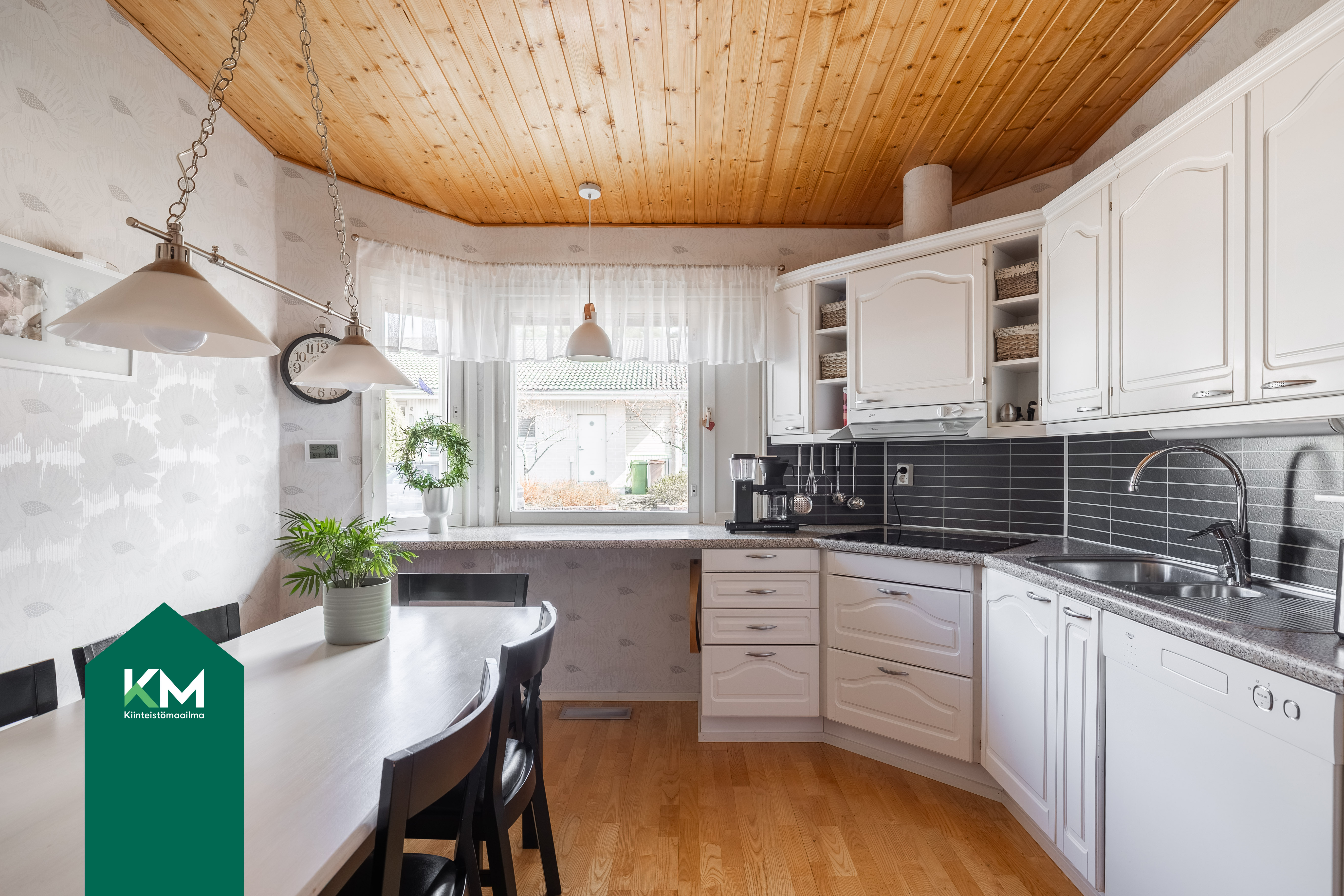 Pitkäkalliontie 35, Kotka