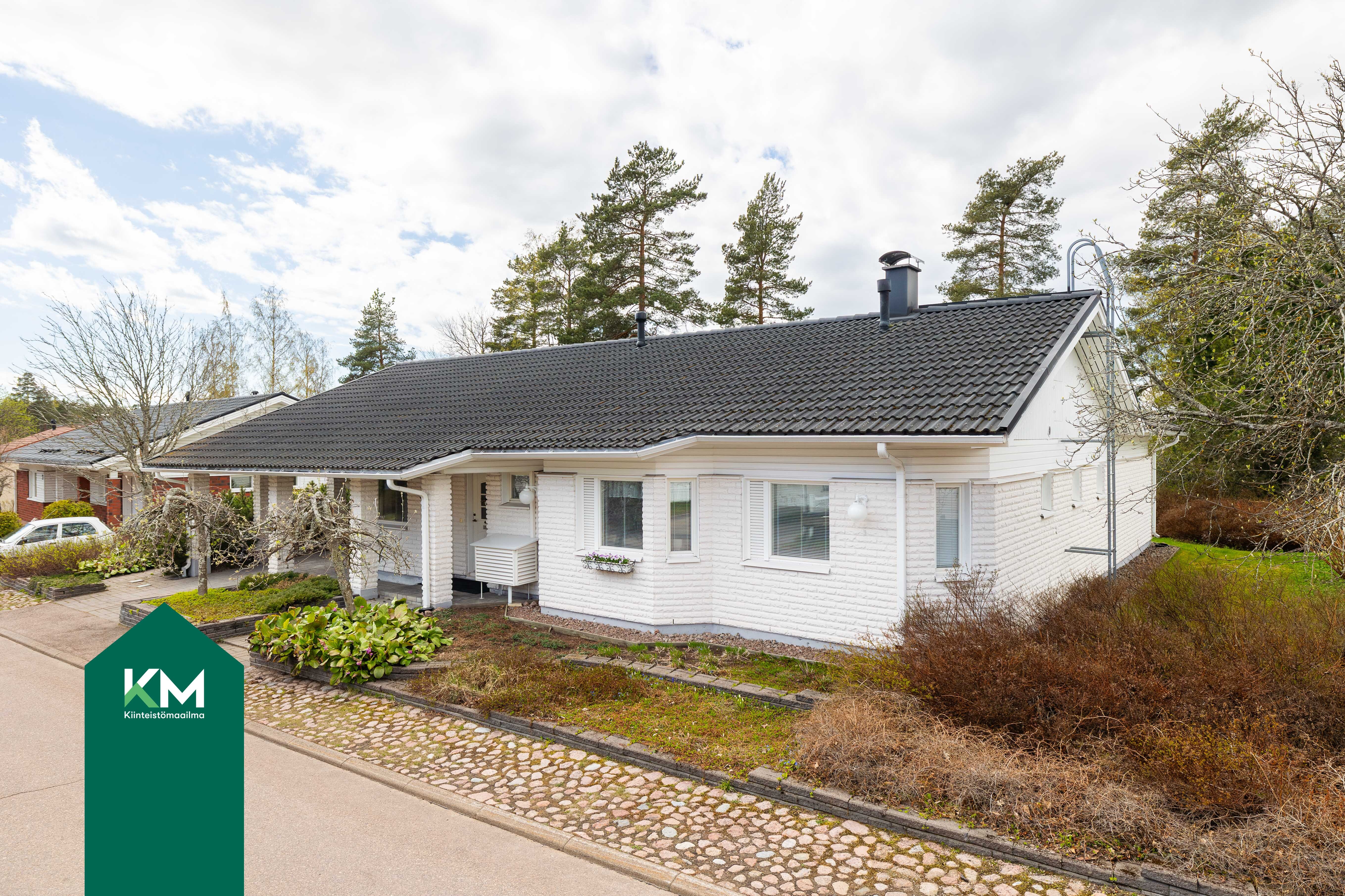 Pitkäkalliontie 35, Kotka