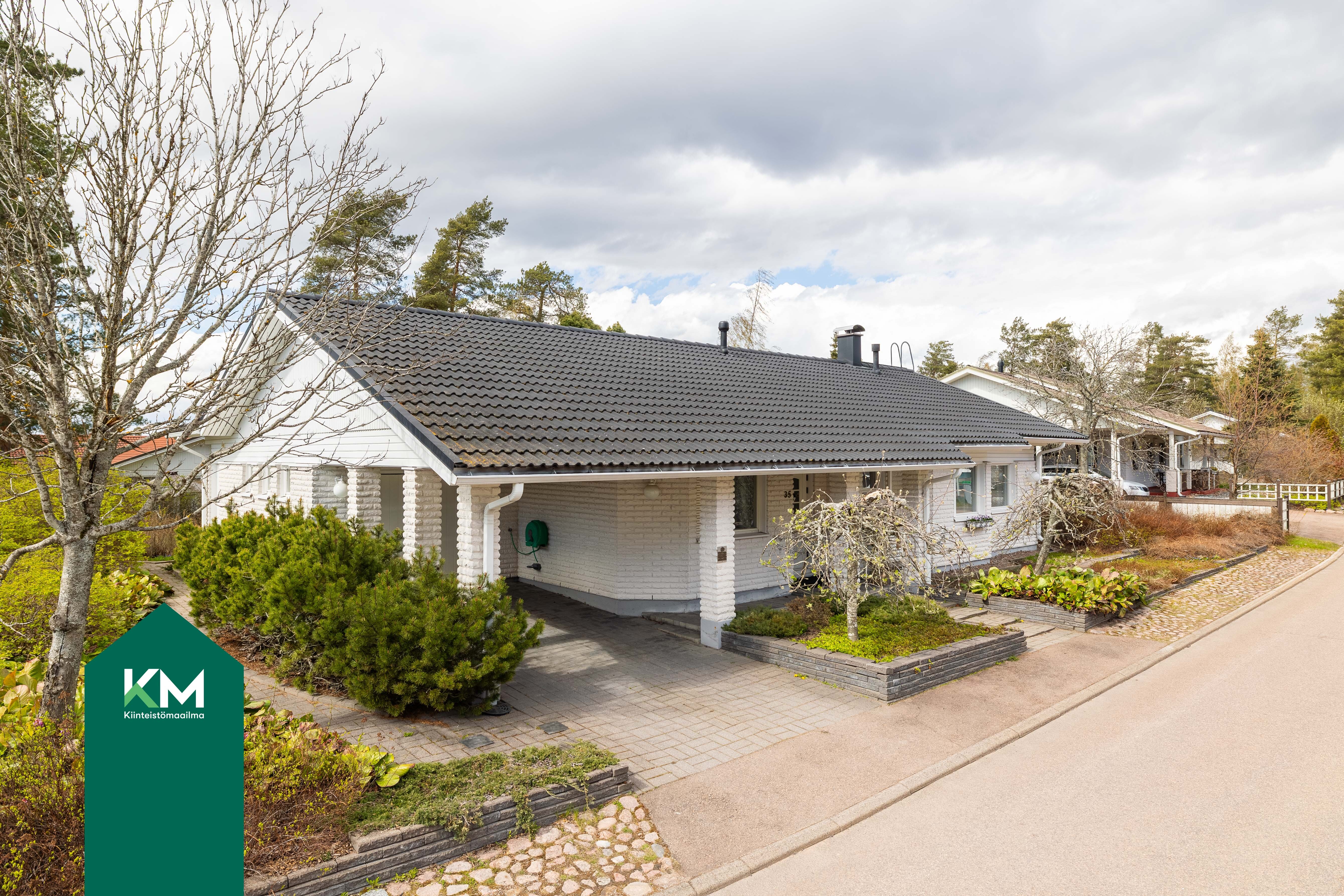 Pitkäkalliontie 35, Kotka