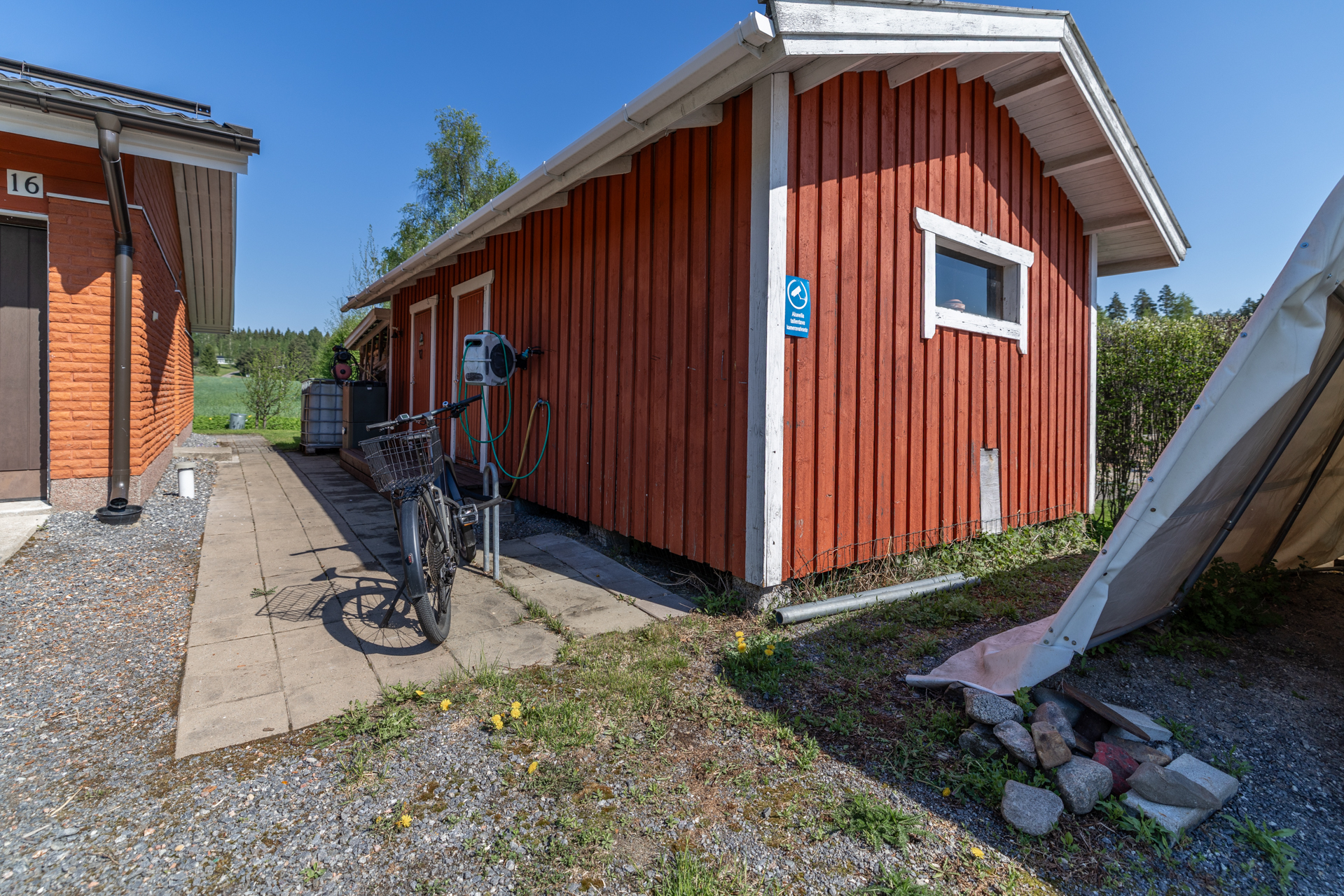 Erillinen varastorakennus