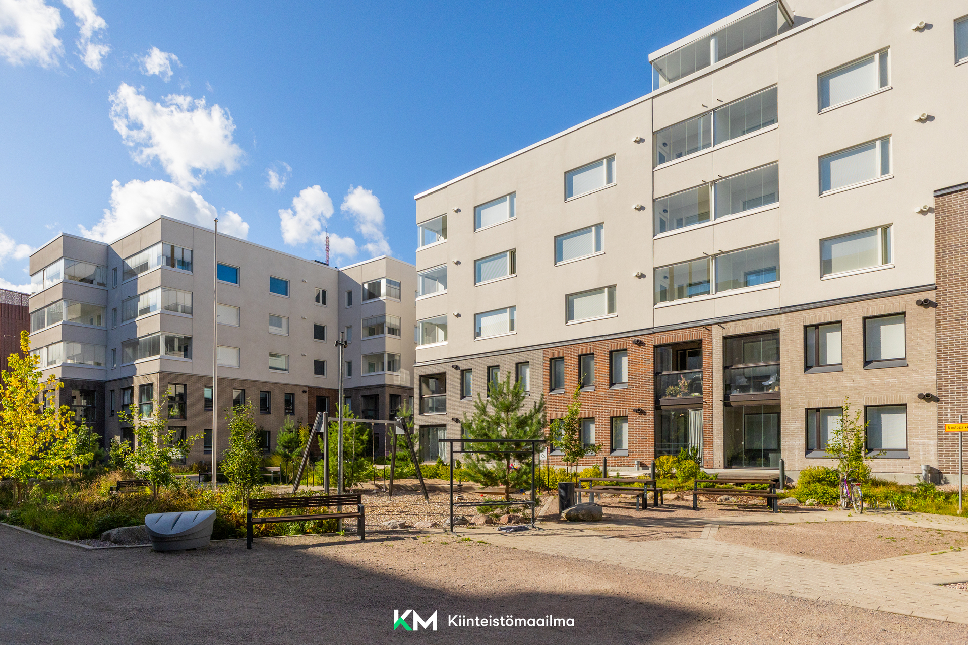 Kustinpolku 10, Postipuisto, Helsinki