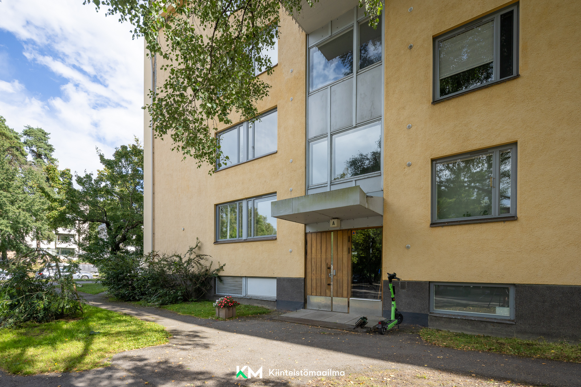 Rusthollarinkuja 4, Puotila, Helsinki