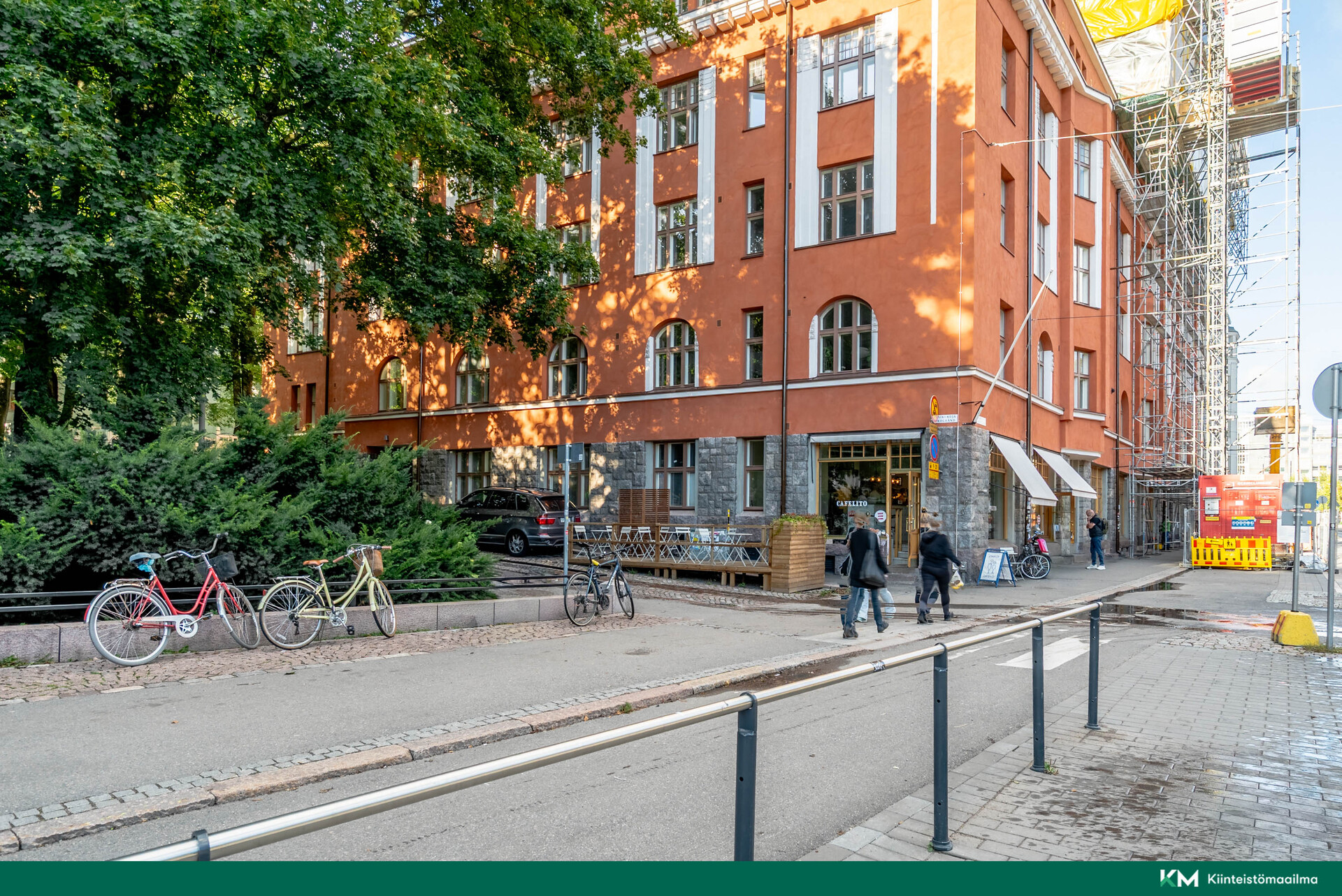 Julkisivu Hämeentie ja Kaivukujan kulmauksesta
