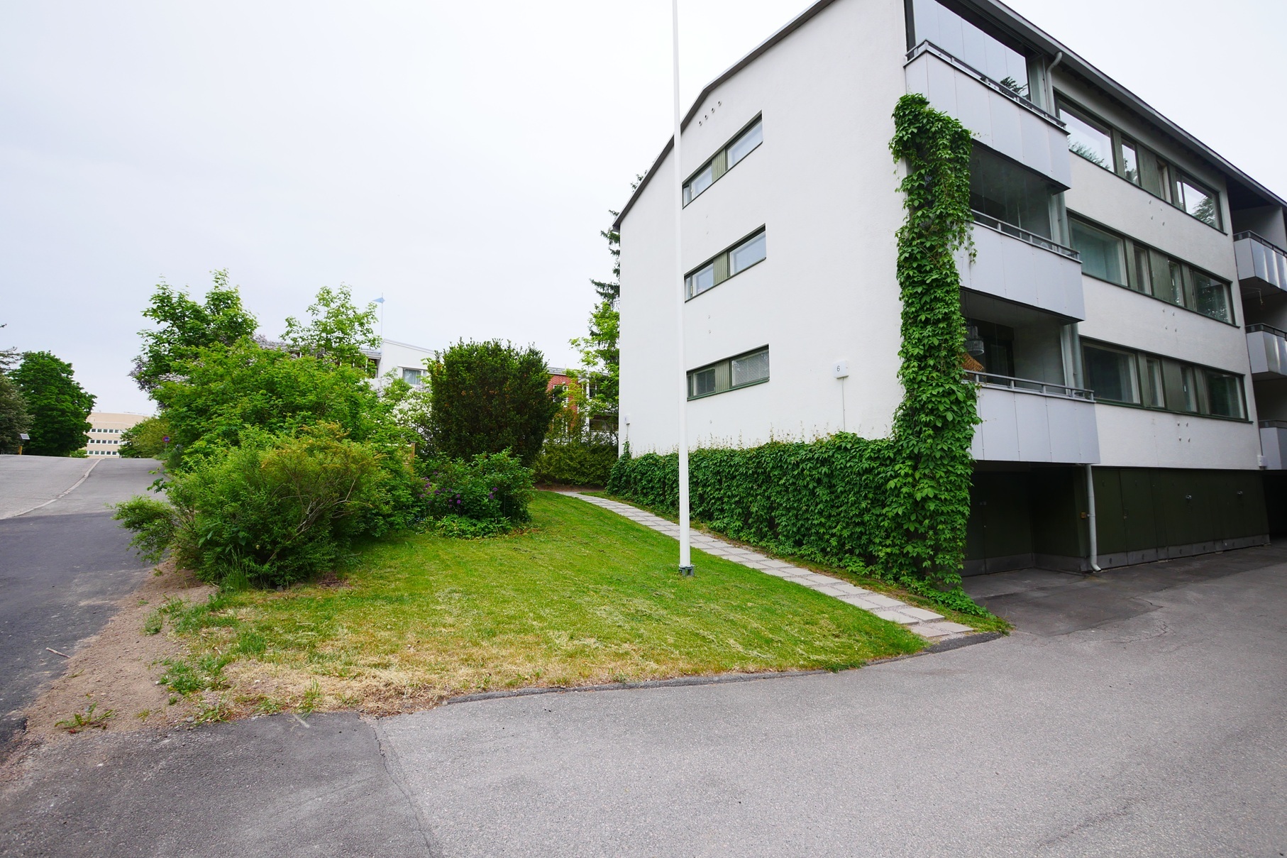 Karviaistie 6, Malmi, Helsinki