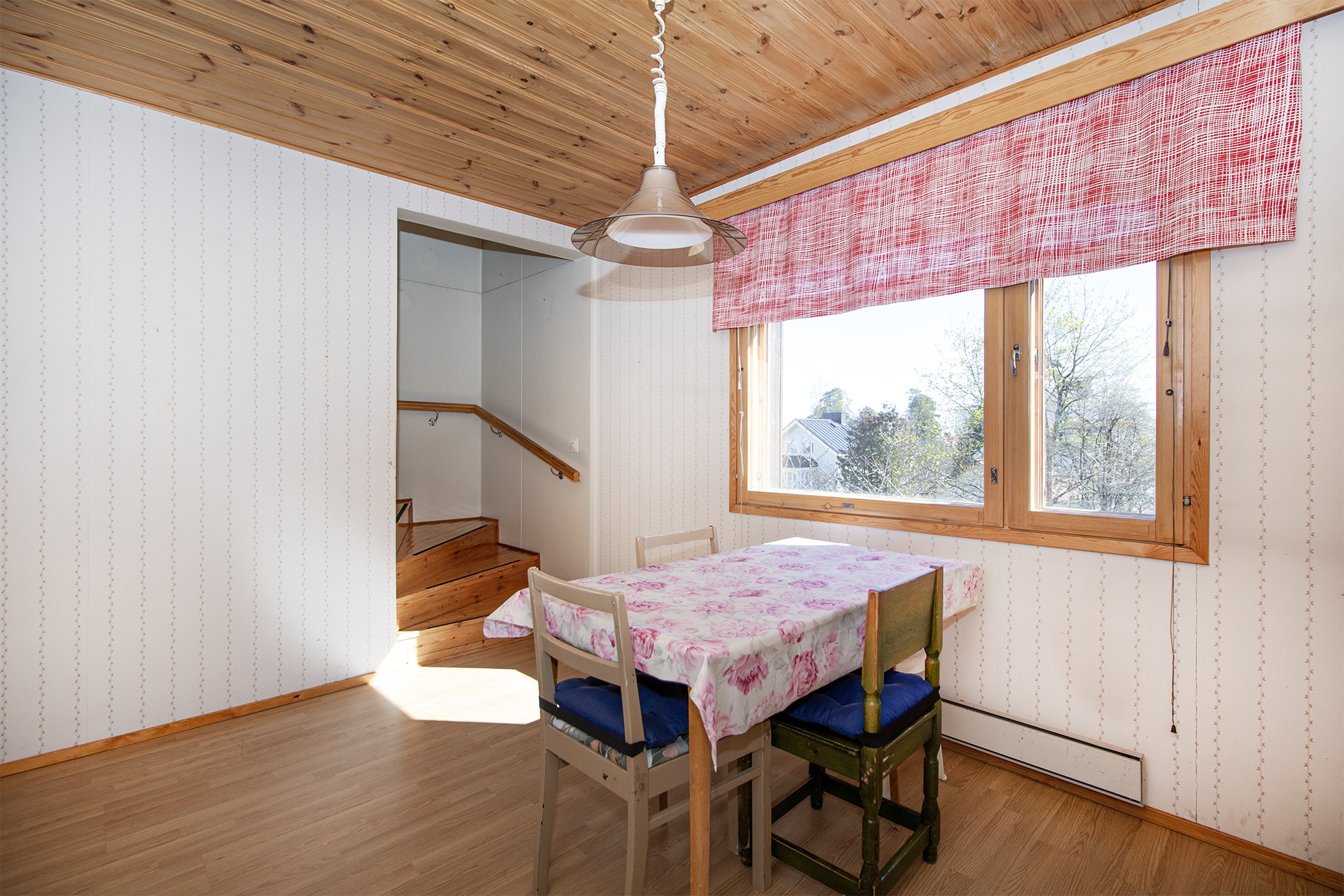 Keittiö.