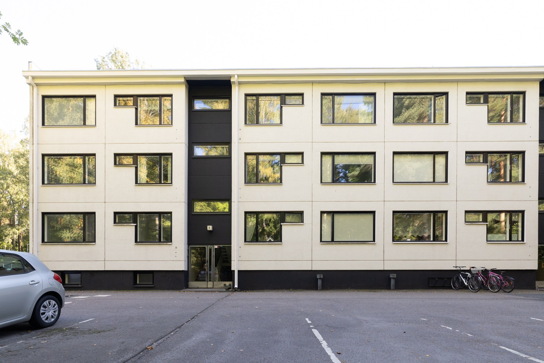 Nst.9b Sisäänkäynti E-rappuun