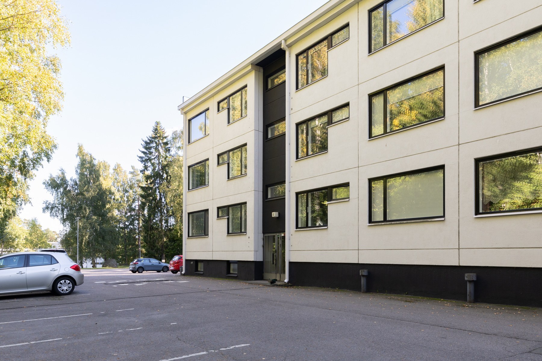 Nst.9b sisäänkäynnin puolelta