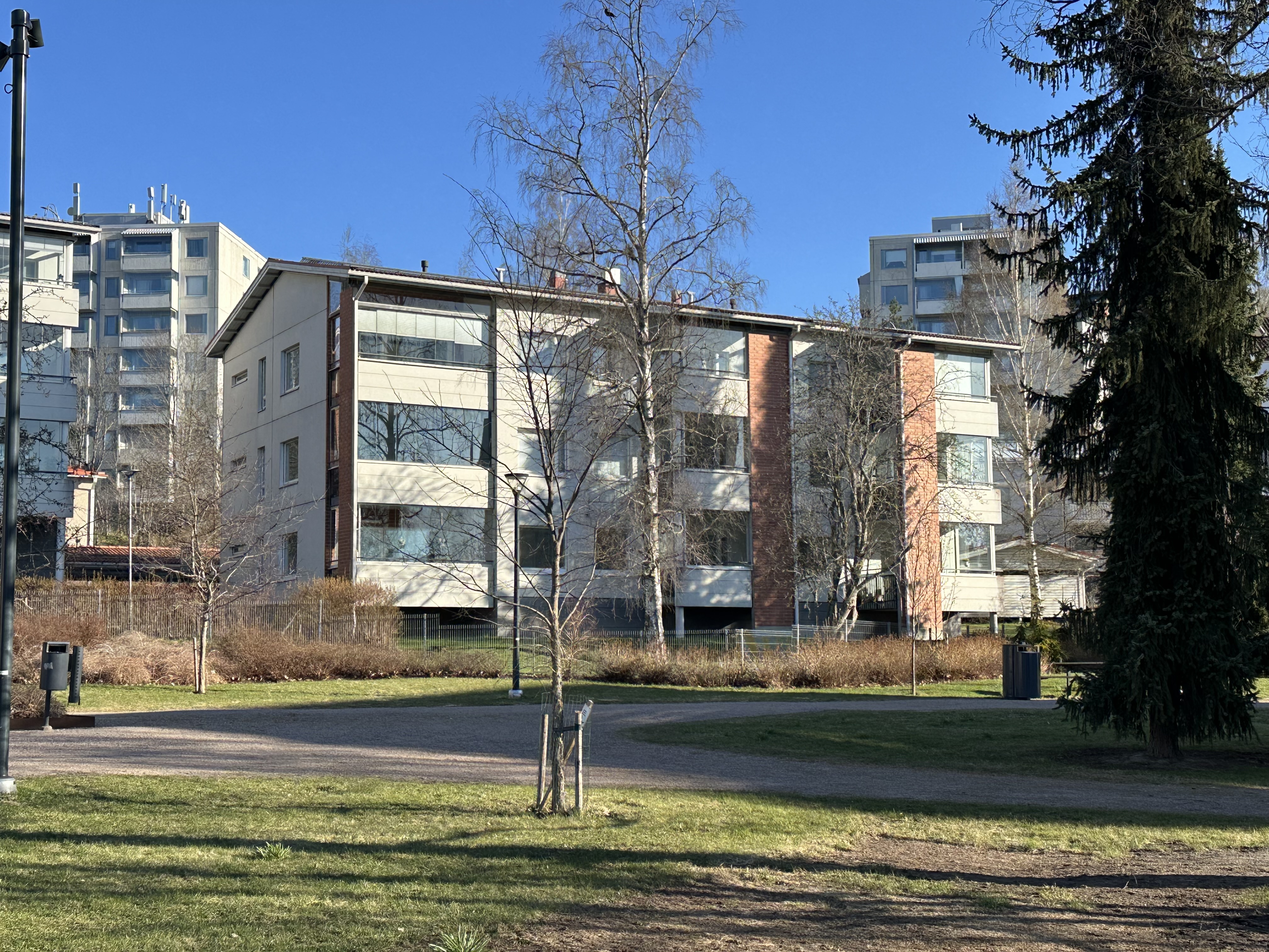 Valtakäyrä 8, Riihimäki