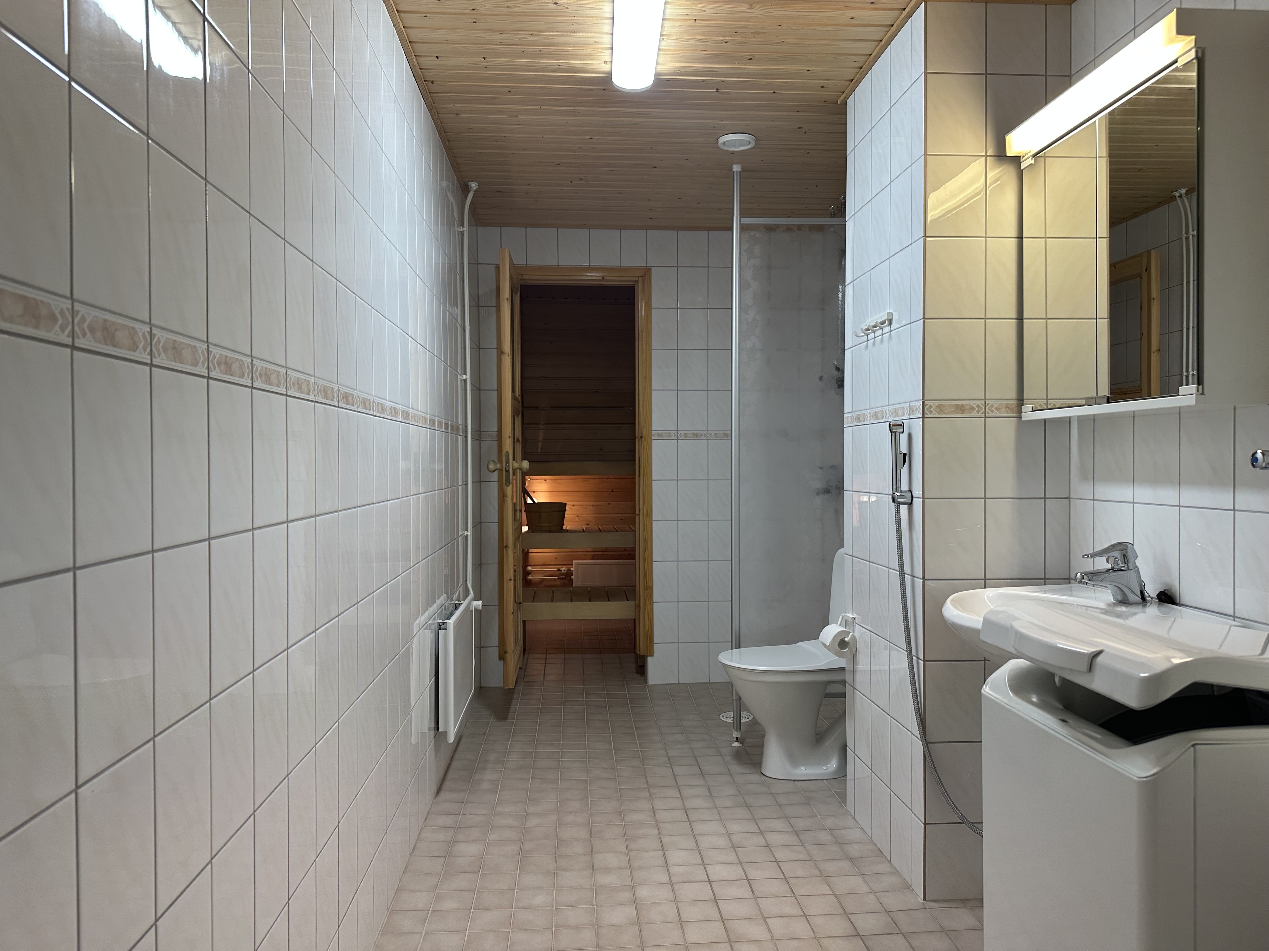 Valtakäyrä 8, Riihimäki