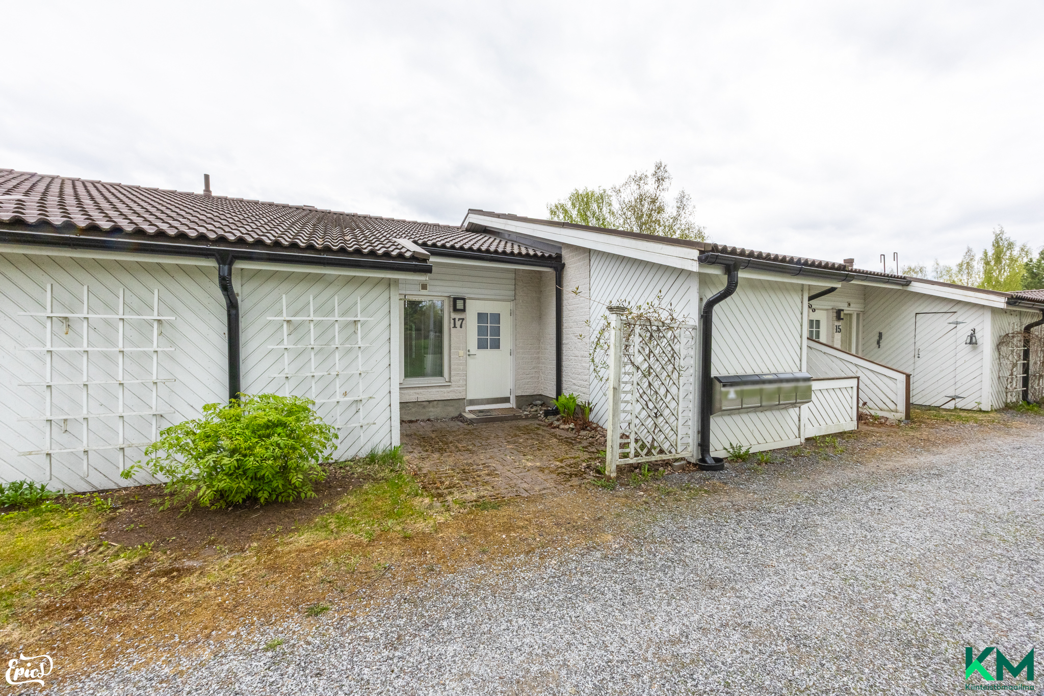 Etupiha ja ulkovarasto