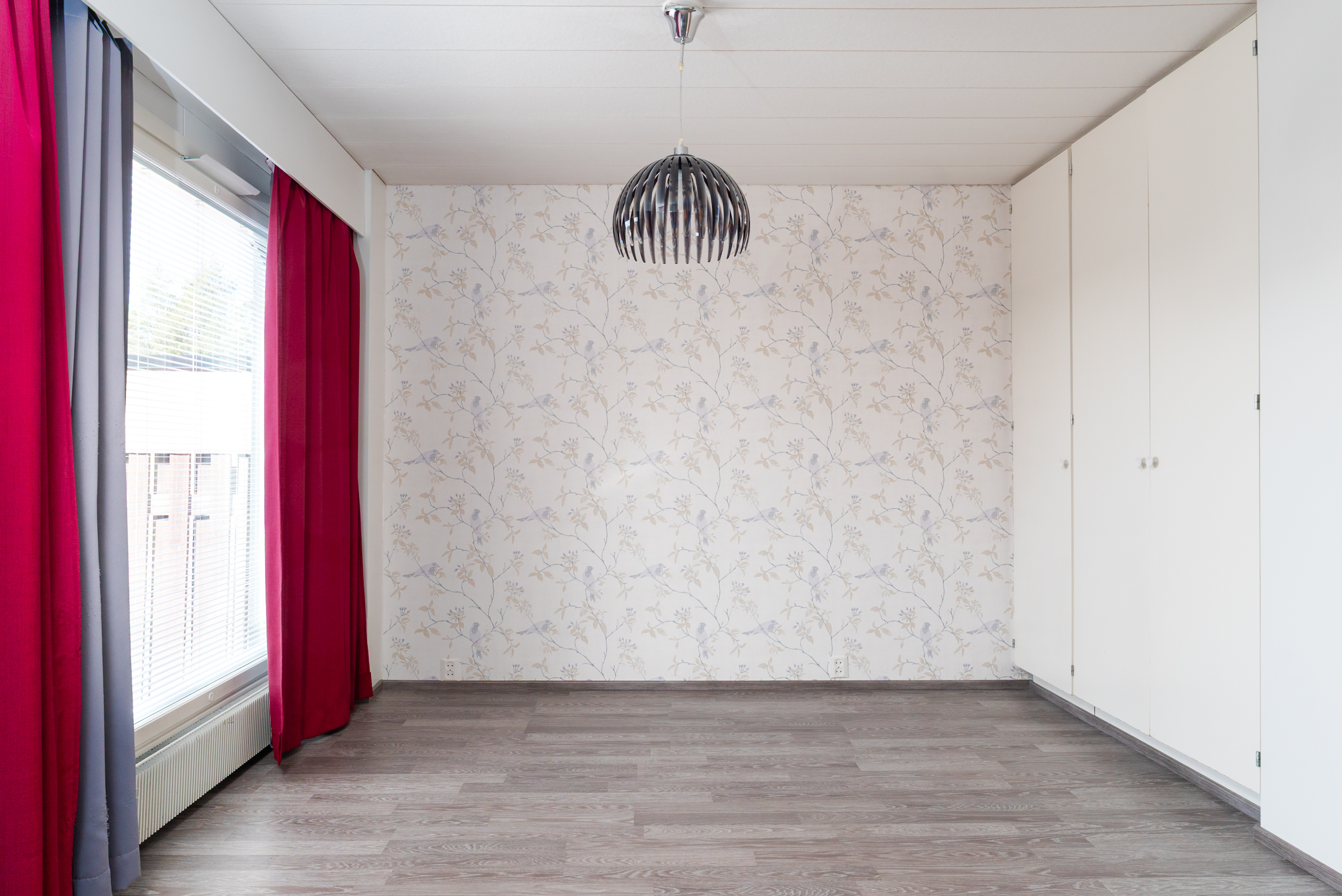 Alakerran makuuhuone