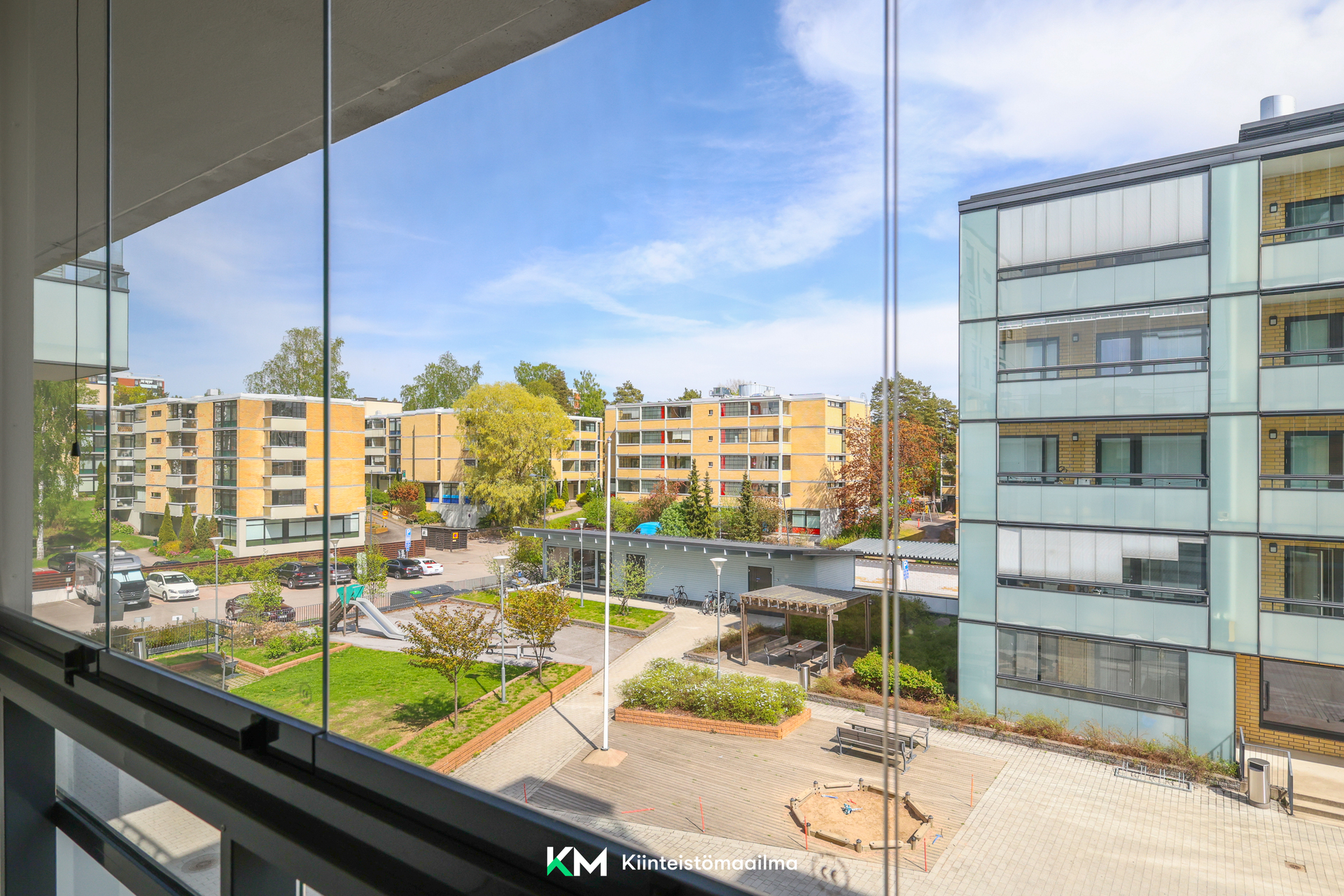 Puolikuu 2, Espoo