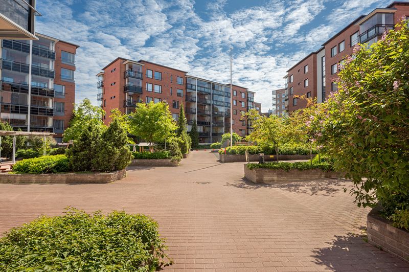 Porarinkatu 2, Vallikallio, Espoo