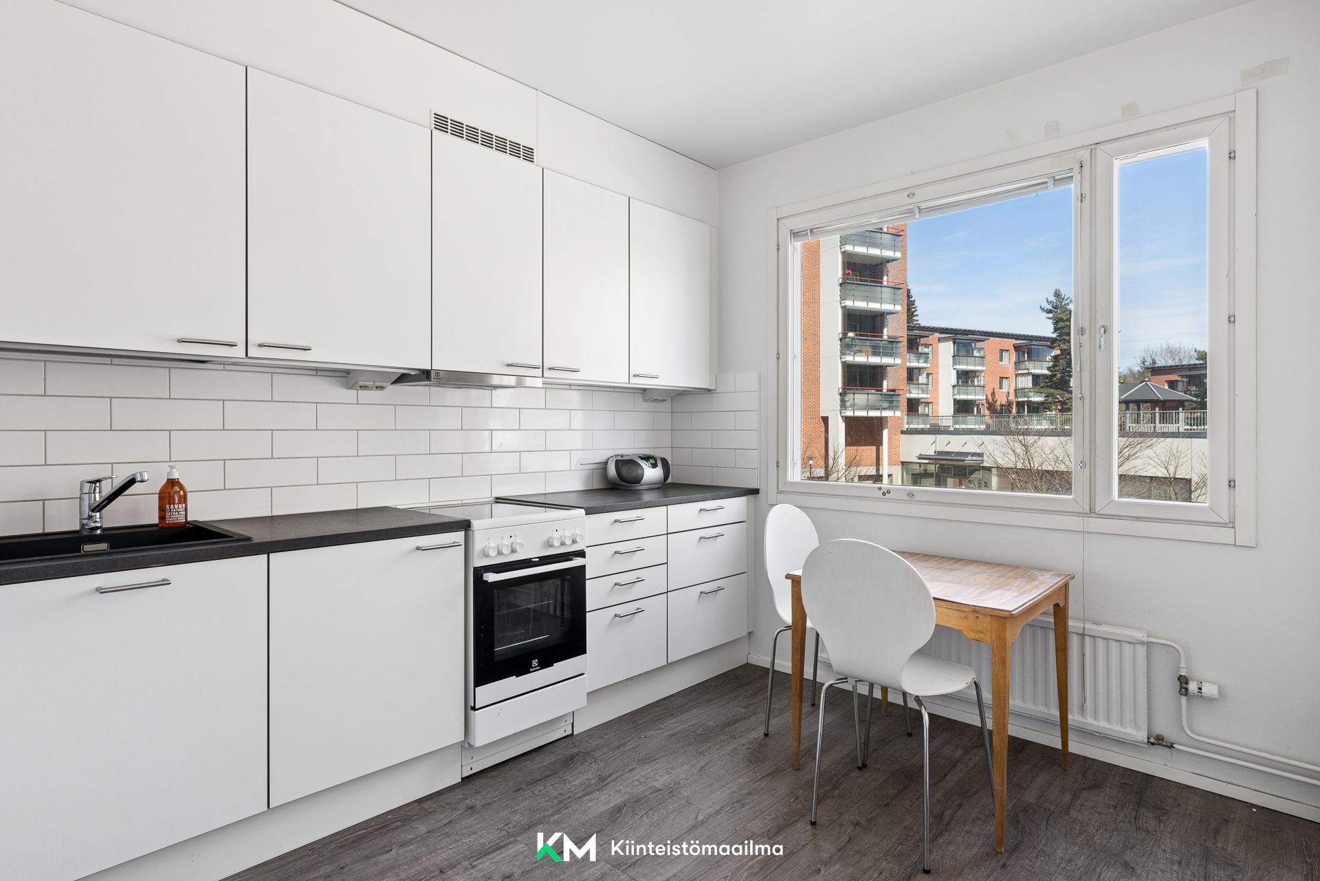 Teuvo Pakkalan tie 8, Pohjois-Haaga, Helsinki