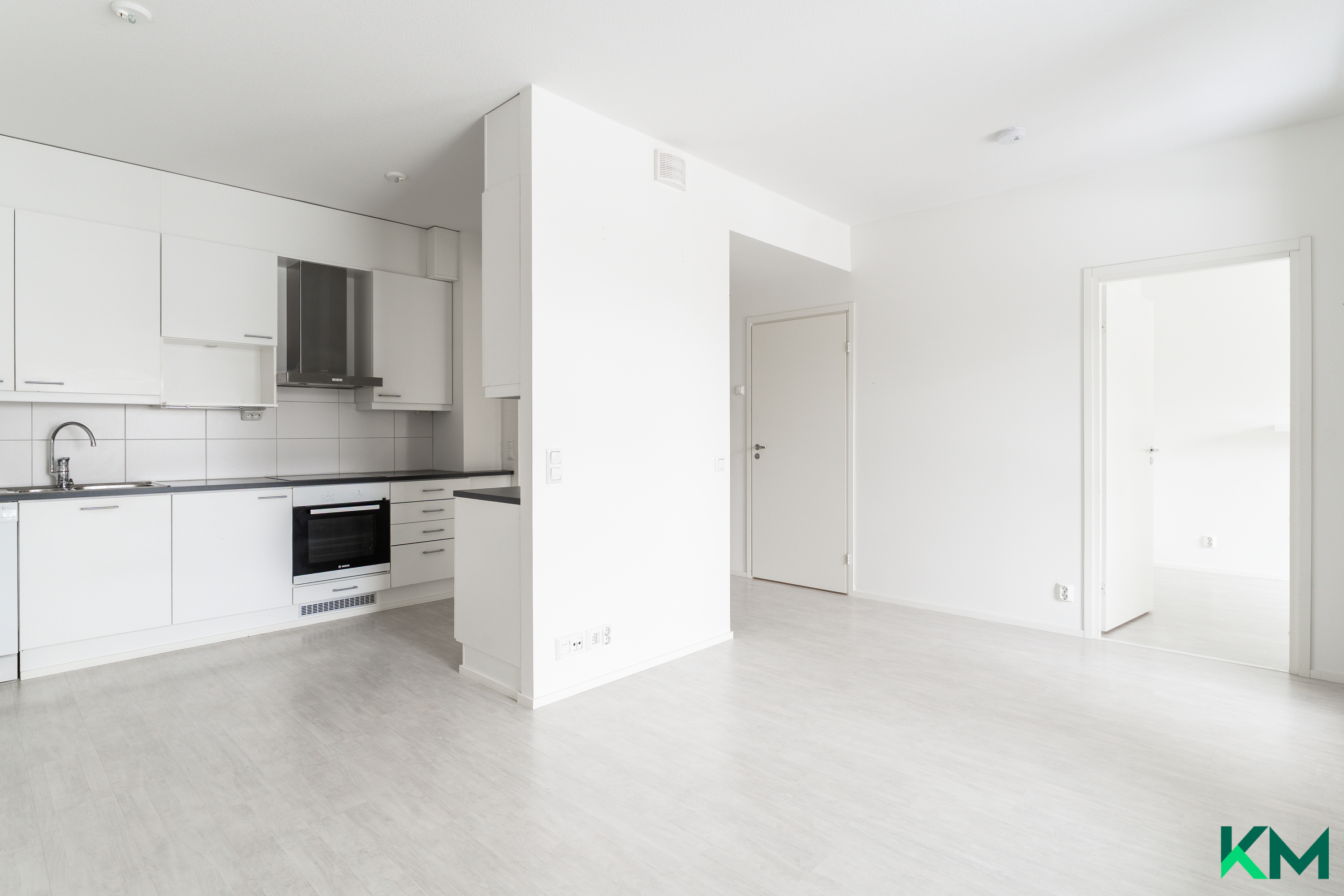 Olohuoneesta näkymä avointa tilaa