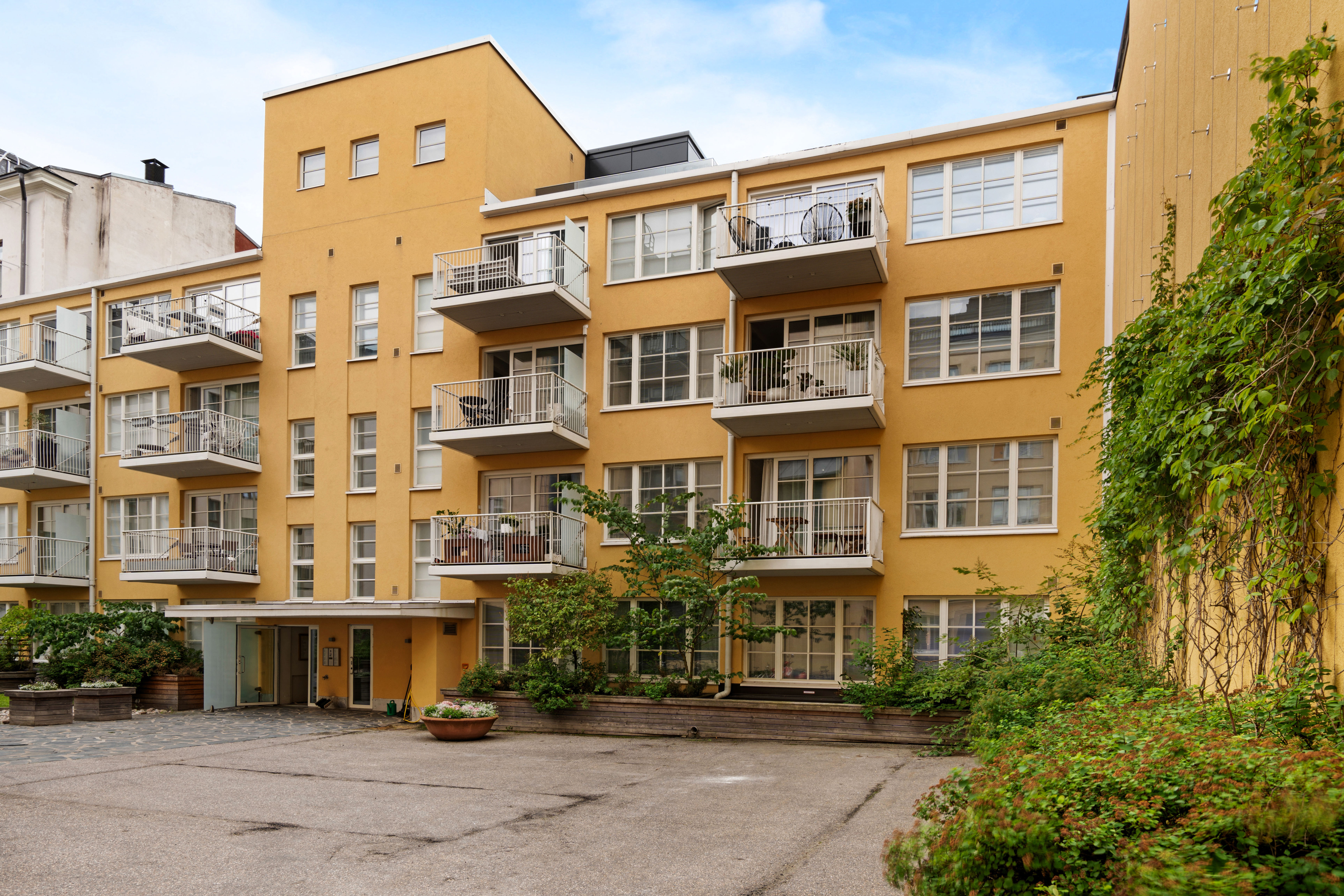 Viihtyisä ja rauhallinen sisäpiha