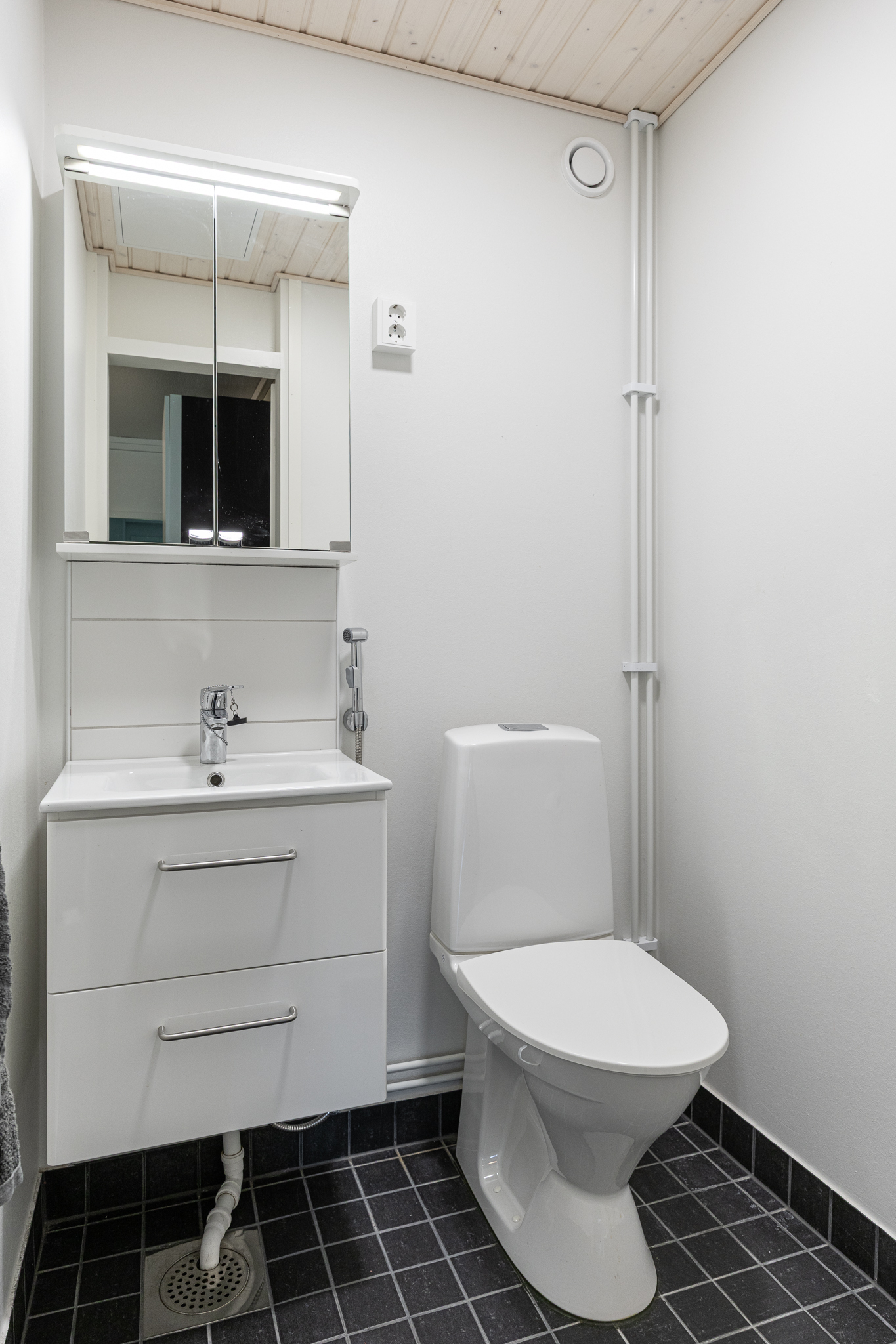 Erillinen wc
