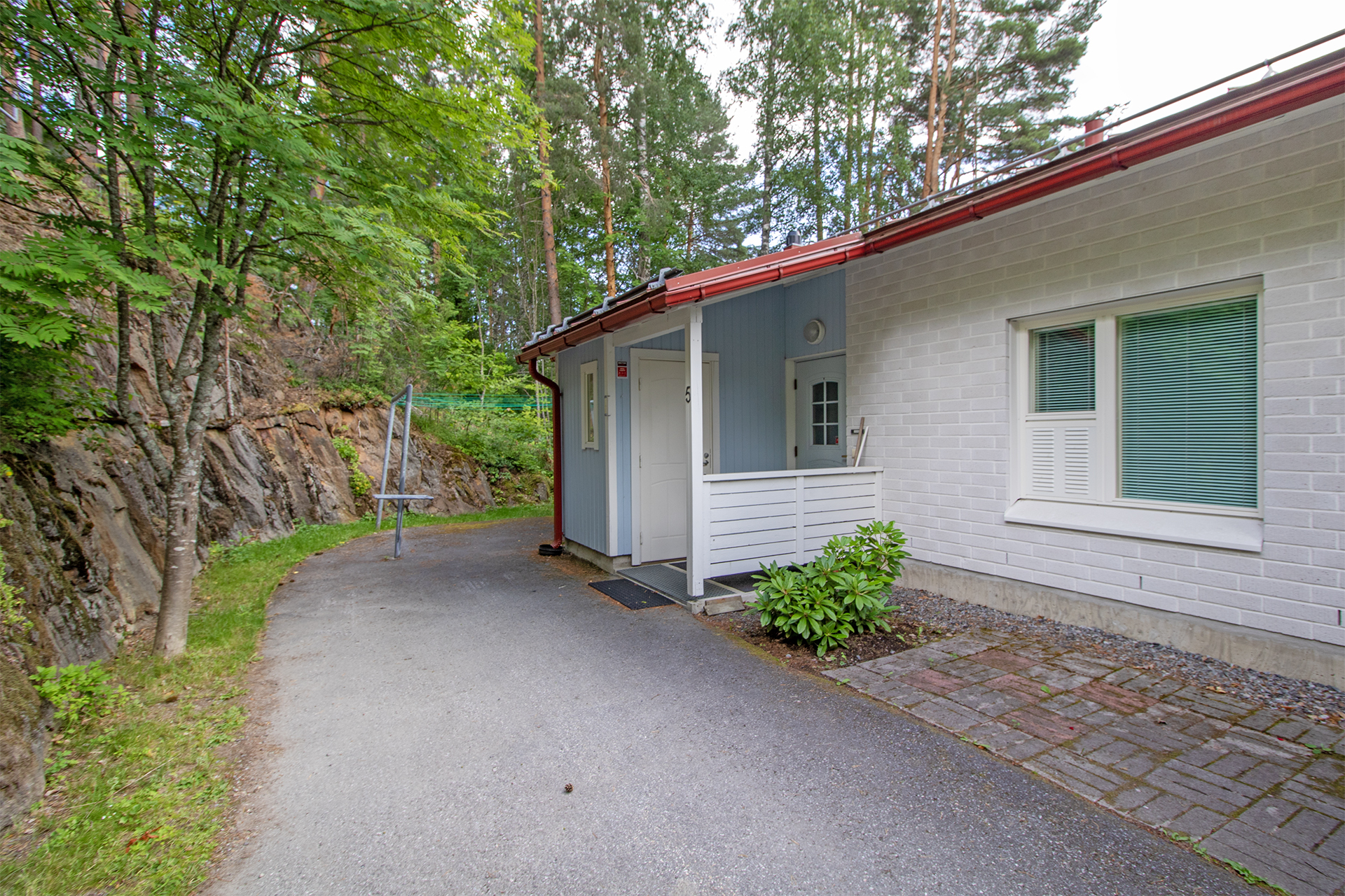 Sisäänkäynti